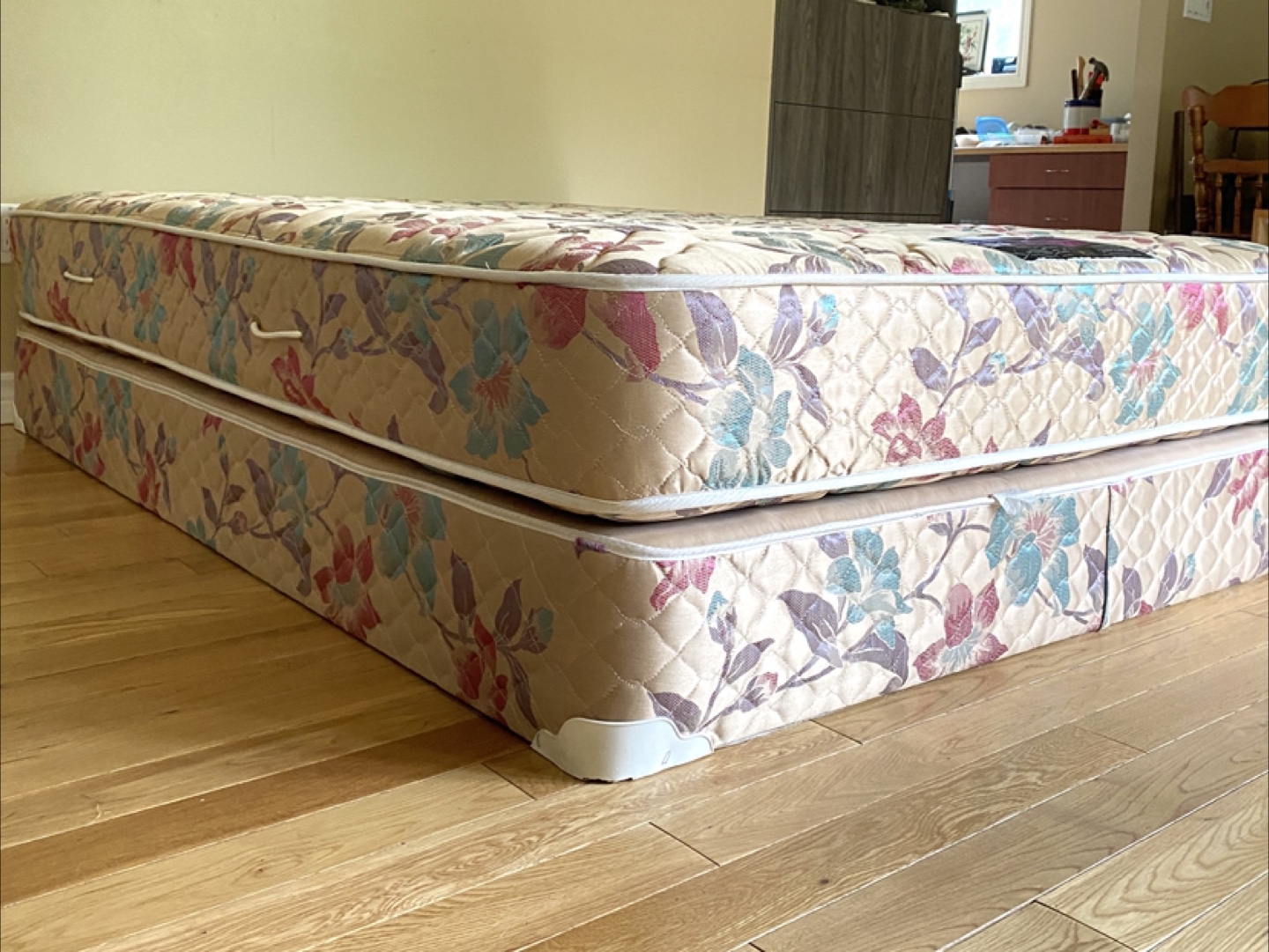 Full / Double Size Simmons Mattress Set - Pristine (CAN DELIVER) - photo 4