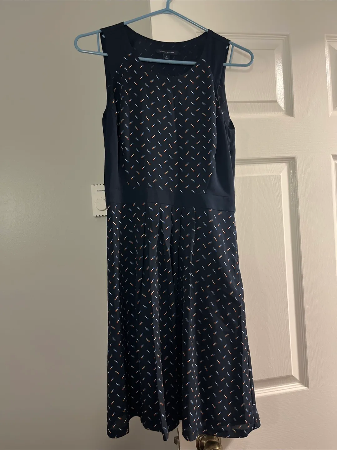 Tommy Hilfiger Size 2 Sleeveless A-line Dress thumbnail