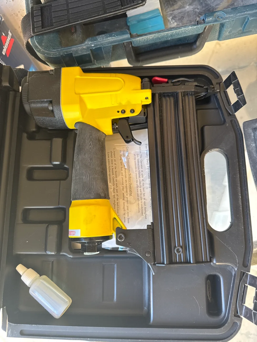 Heavy Duty Pneumatic Finish Nailer thumbnail