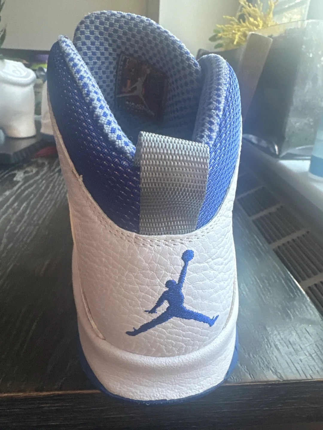 Air Jordan 10 Retro Boys Size 8.5 image indicator(4)