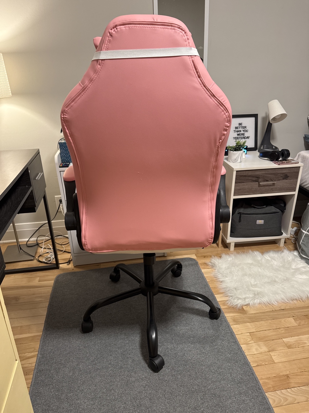 Pink and White Gaming Chair - photo 4