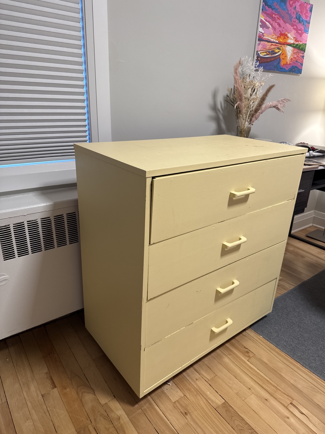 Vintage Four-Drawer Dresser - Pale Yellow - photo 3