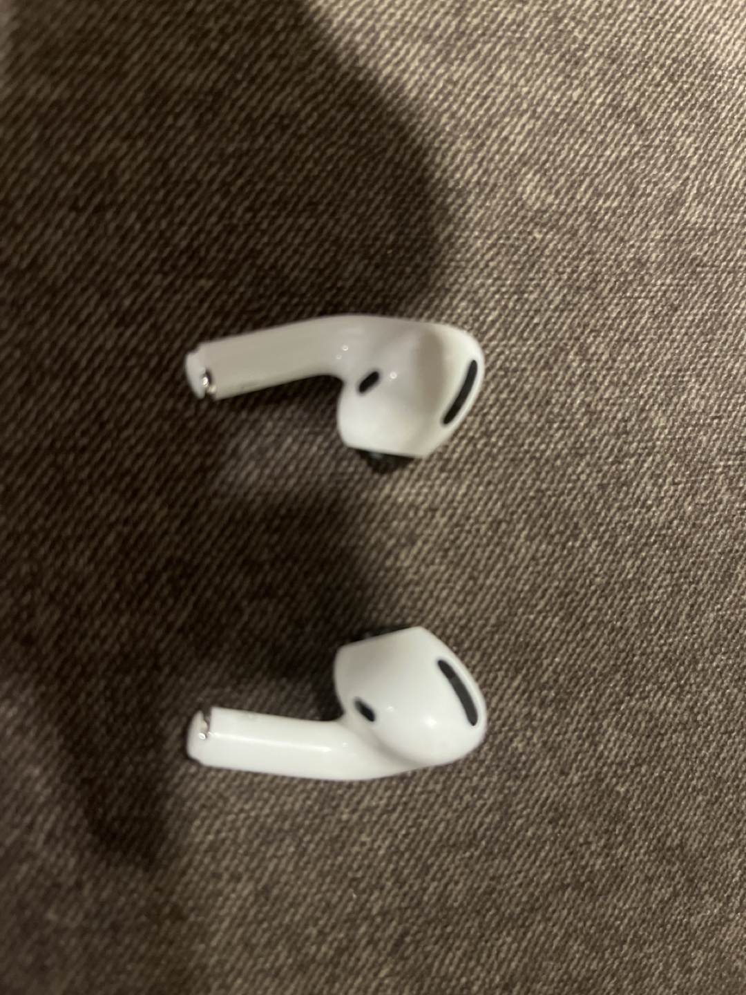 Apple AirPods Pro (2nd Generation) with Charging Case - photo 4