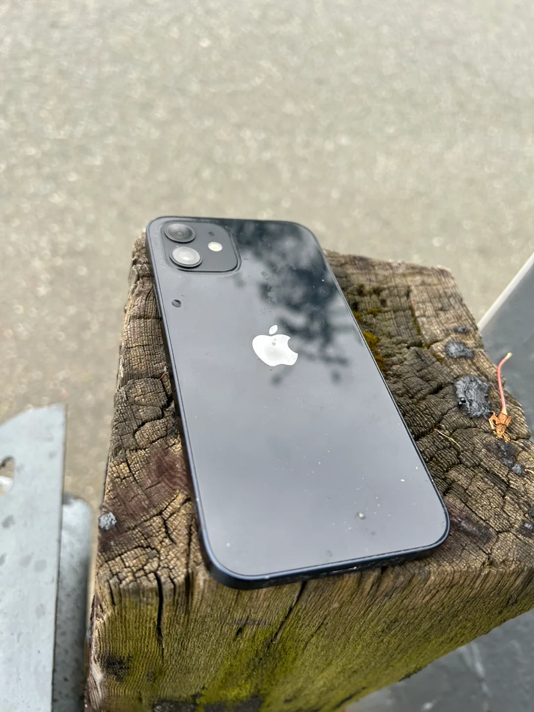 iPhone 12 Midnight image indicator(3)