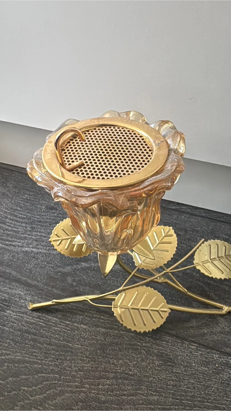 Vintage Gold Rose thumbnail