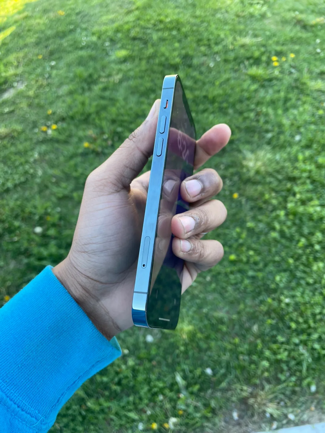 256gb iPhone 12 Pro image indicator(4)