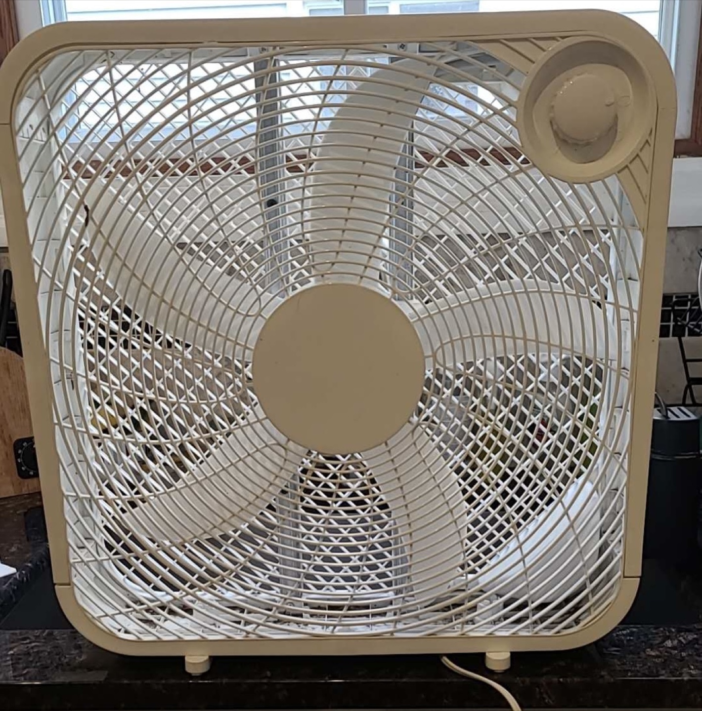 Box Fan - White. Sale for the parts