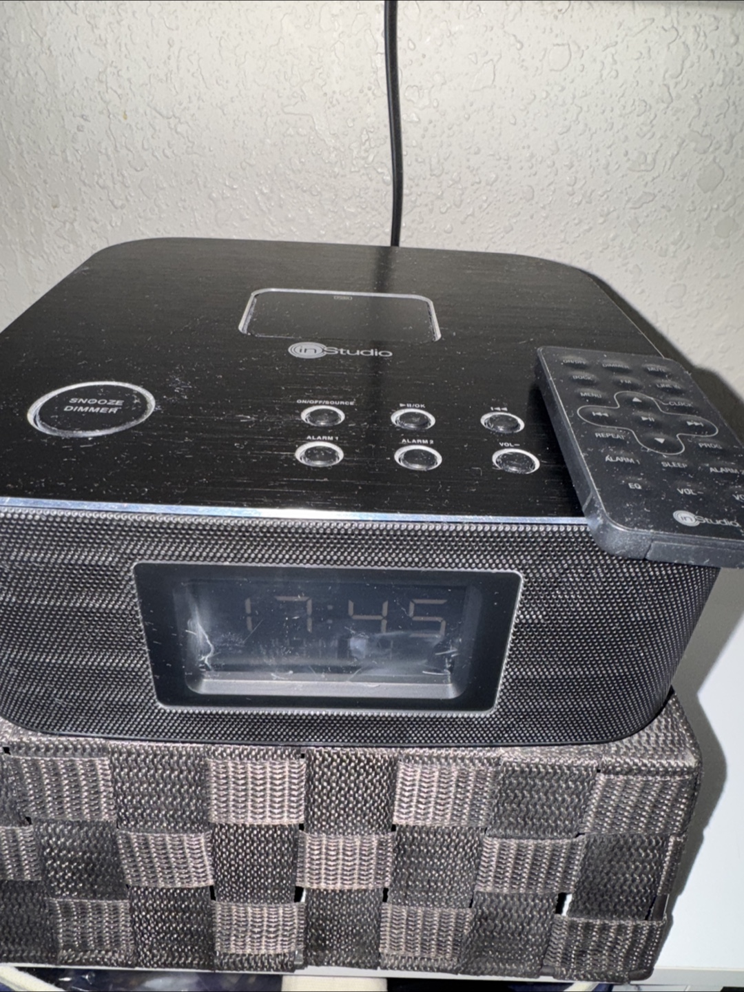 iStudio Clock Radio with Remote