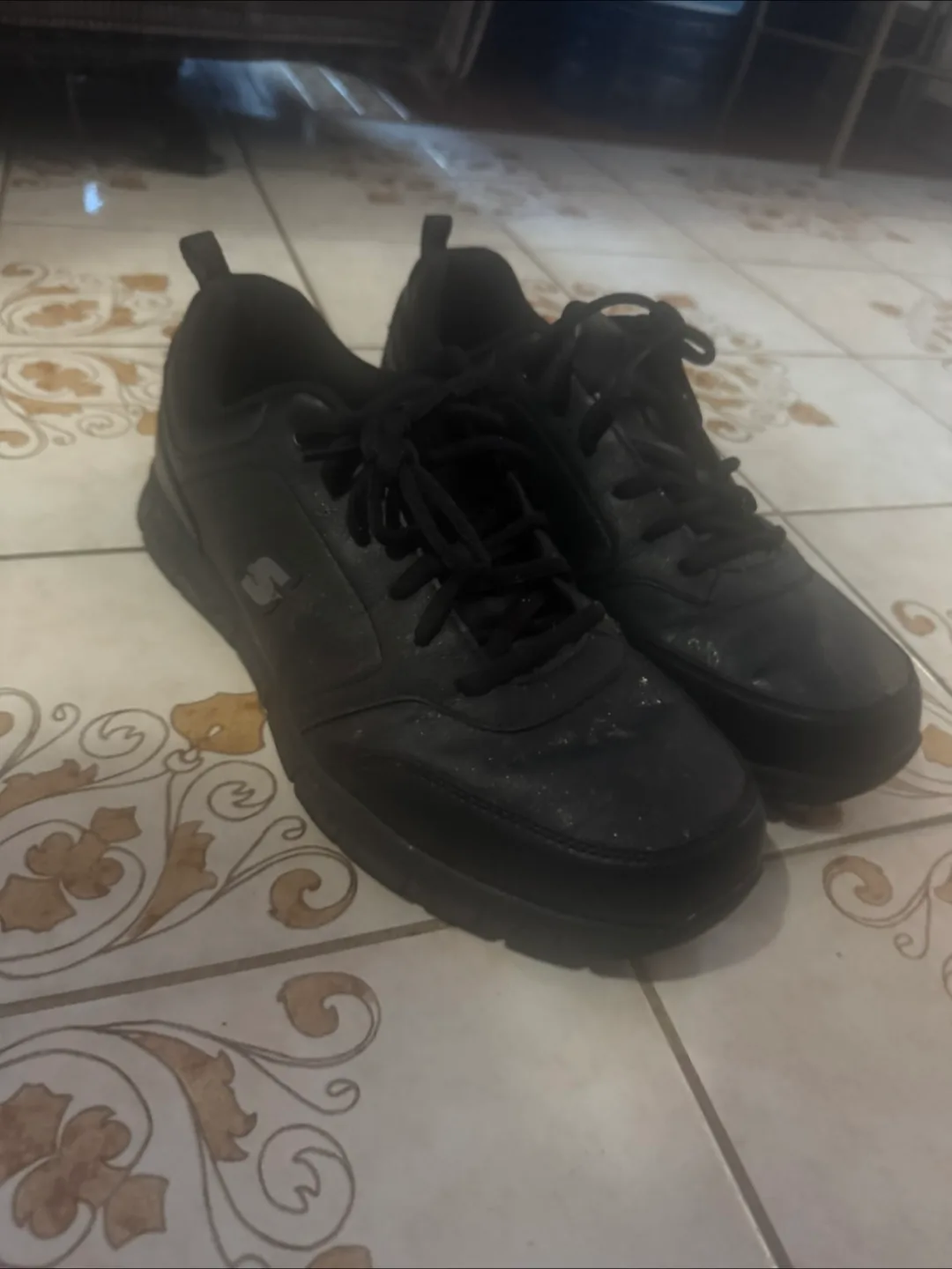 Men’s Sketcher Non Slip - Size 11 thumbnail