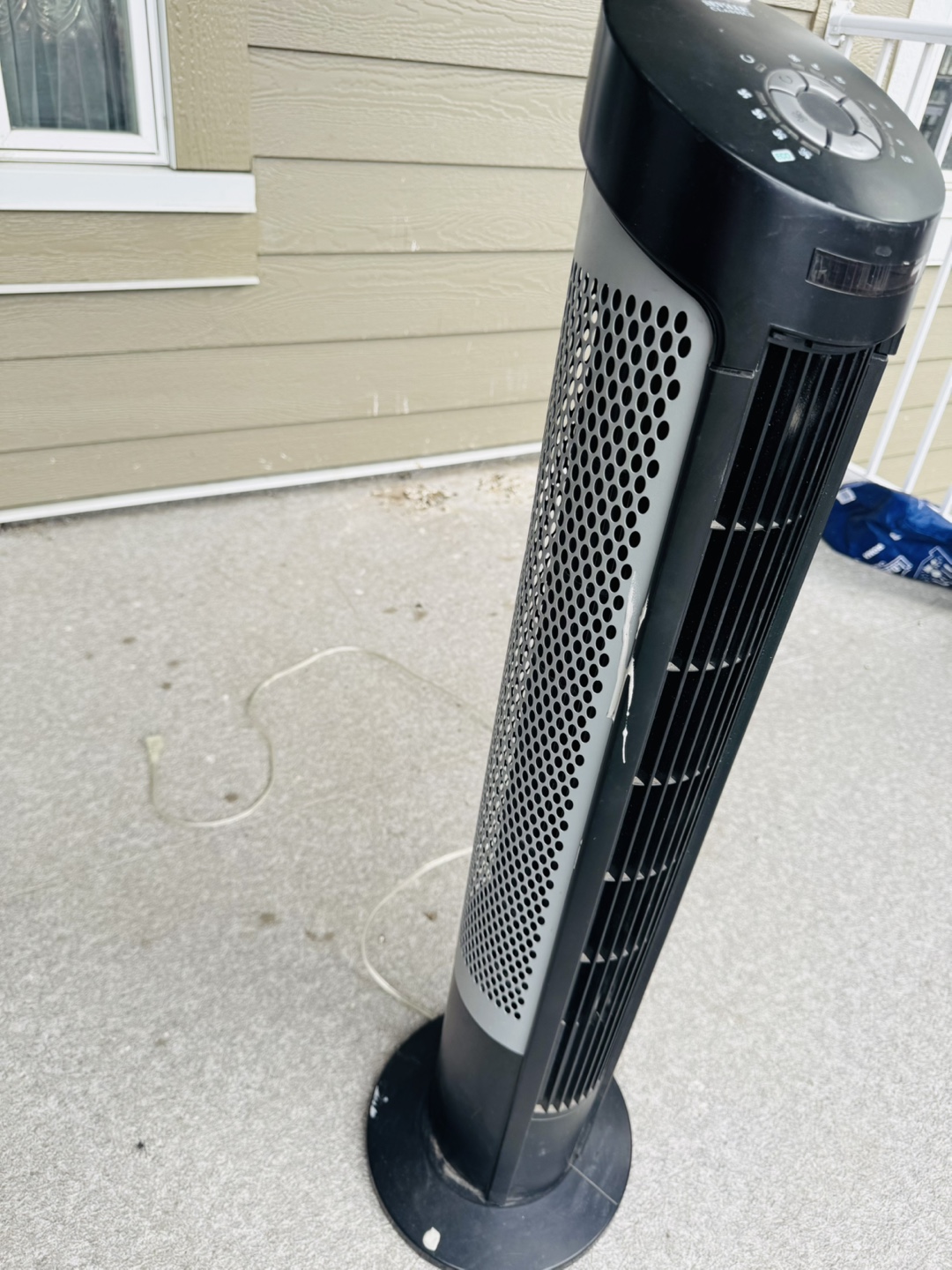 Seville Classics 42-inch Oscillating Tower Fan - photo 2