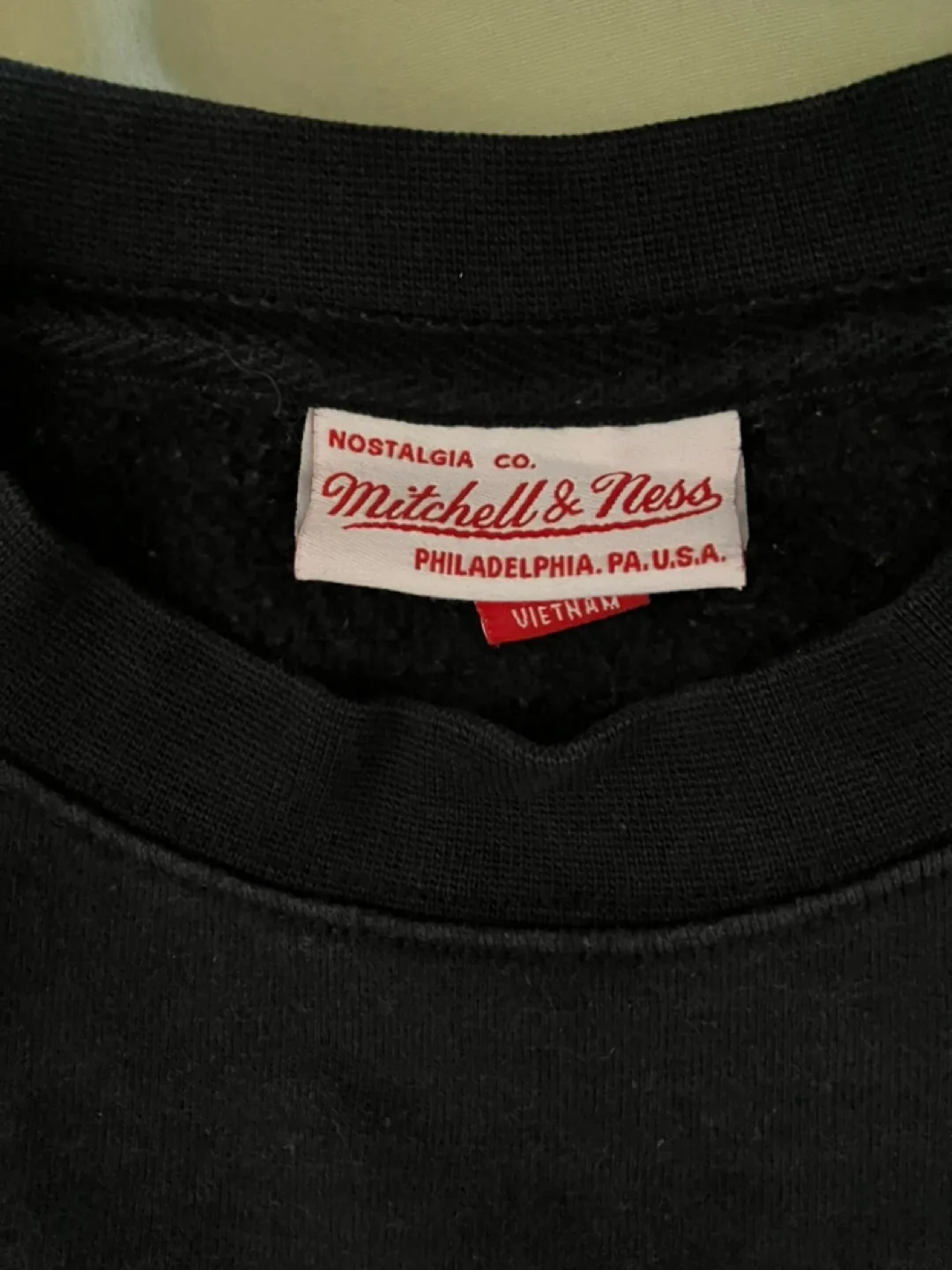 Mitchell & Ness Miami Heat Crewneck Sweatshirt image indicator(2)