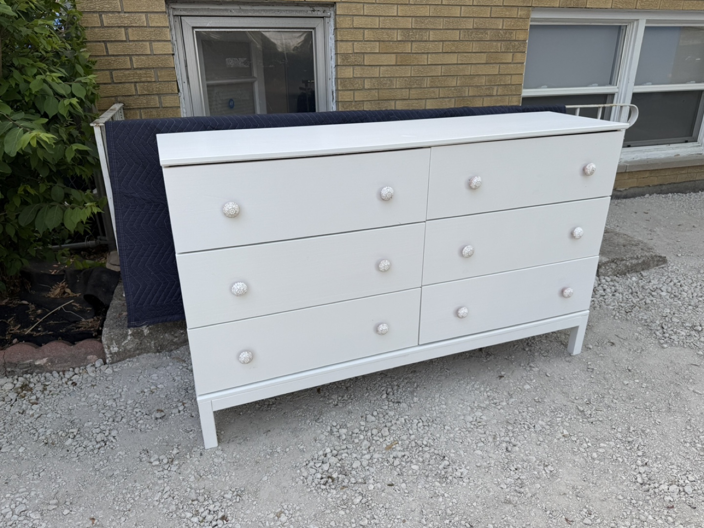 White 6-Drawer Dresser with Pink Knobs