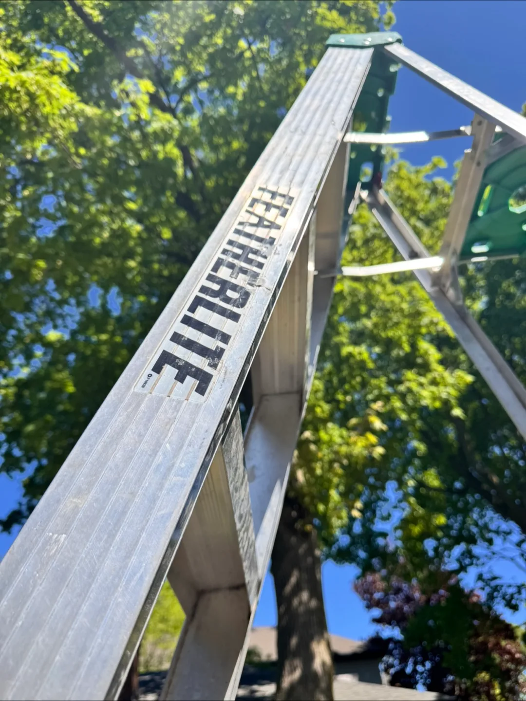 Featherlite 10ft Aluminium A-Frame Ladder - Model FL-2210-10 image indicator(4)