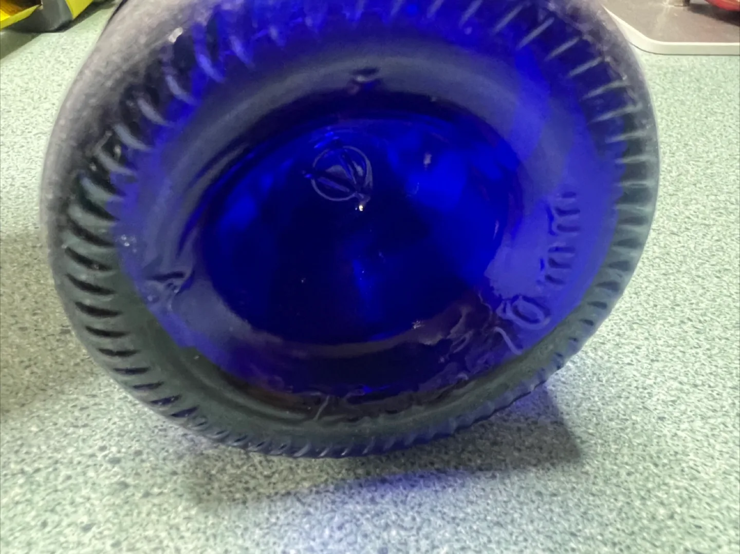 Vintage bottles, Luna a Luna cobalt blue and a clear bottle image indicator(4)