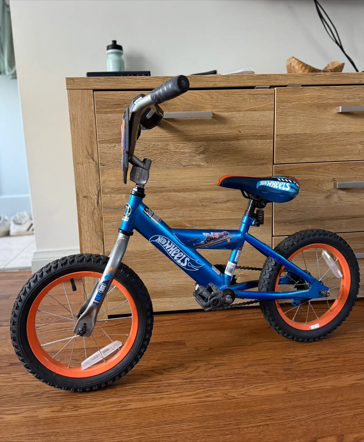 Hot Wheels 16-inch Boys' Bike thumbnail