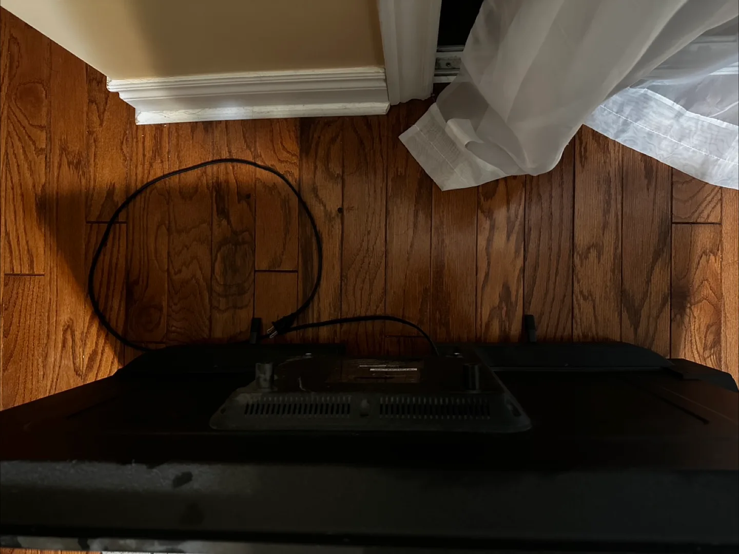 Element 40 inch TV with Chromecast image indicator(3)