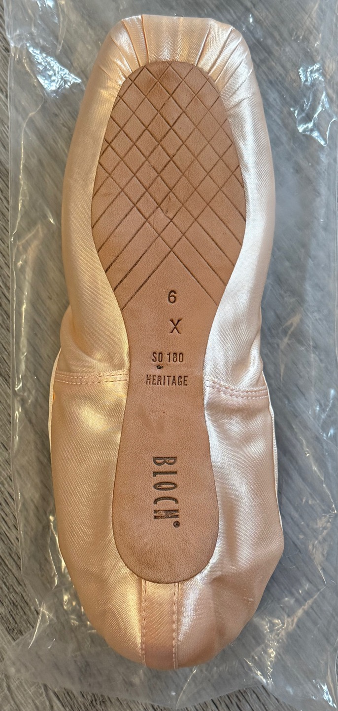 Brand NEW_Bloch Heritage Pointe Shoes - Size 6 - photo 3