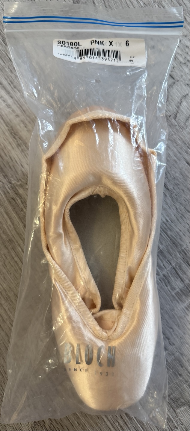 Brand NEW_Bloch Heritage Pointe Shoes - Size 6