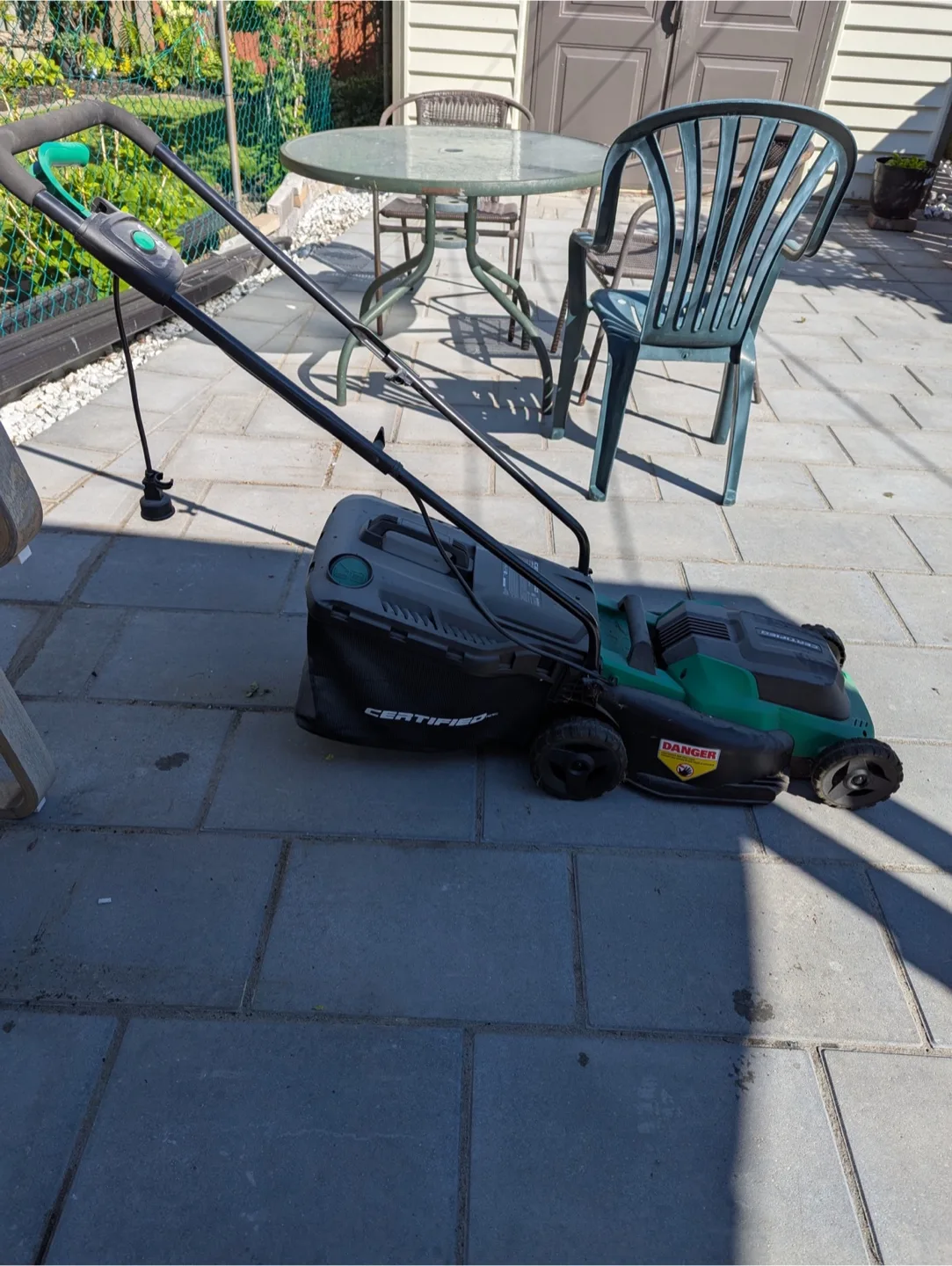 Certified 16-Inch 12 Amp Corded Lawn Mower image indicator(2)