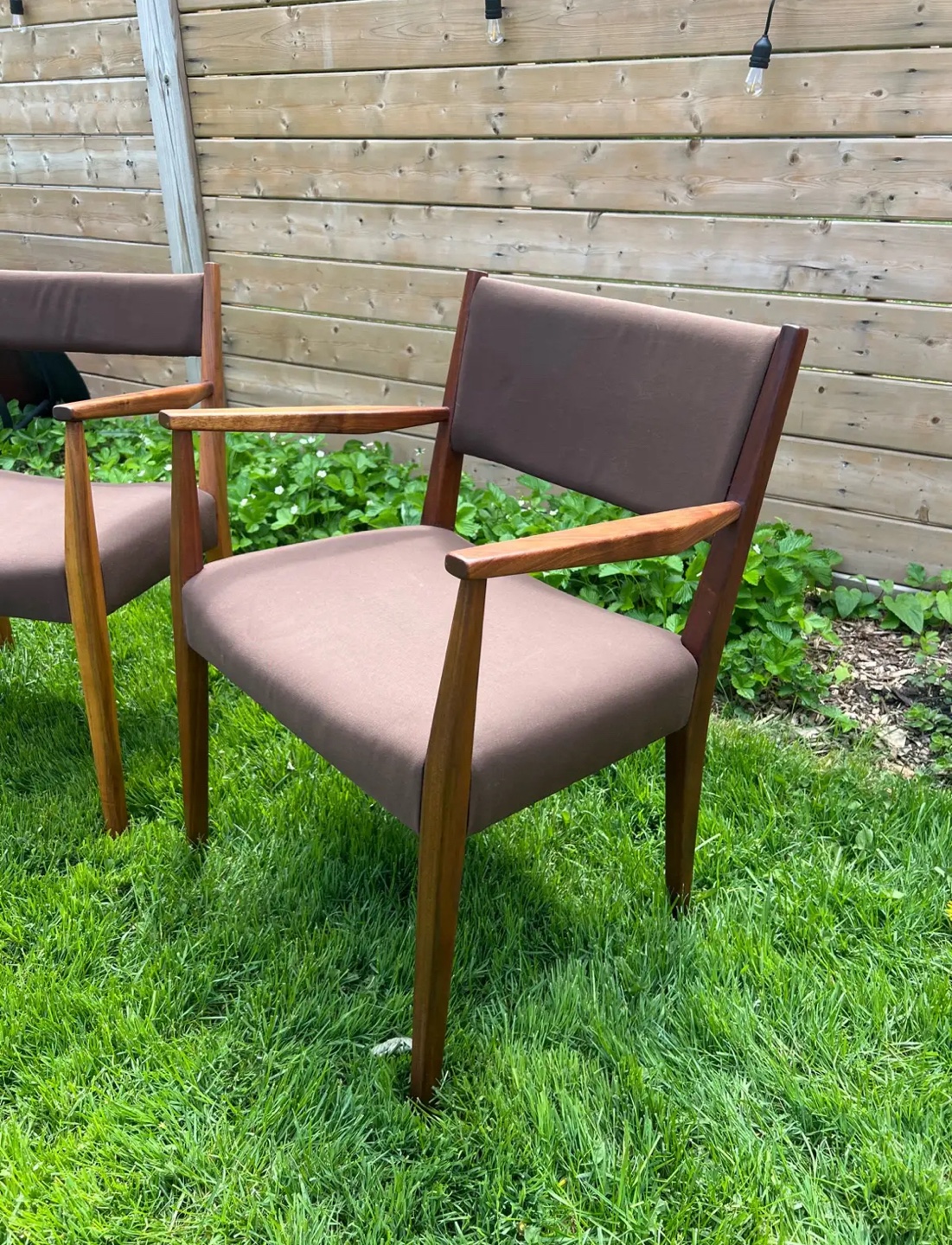 Pair of Mid-Century Modern Dining Chairs - photo 2