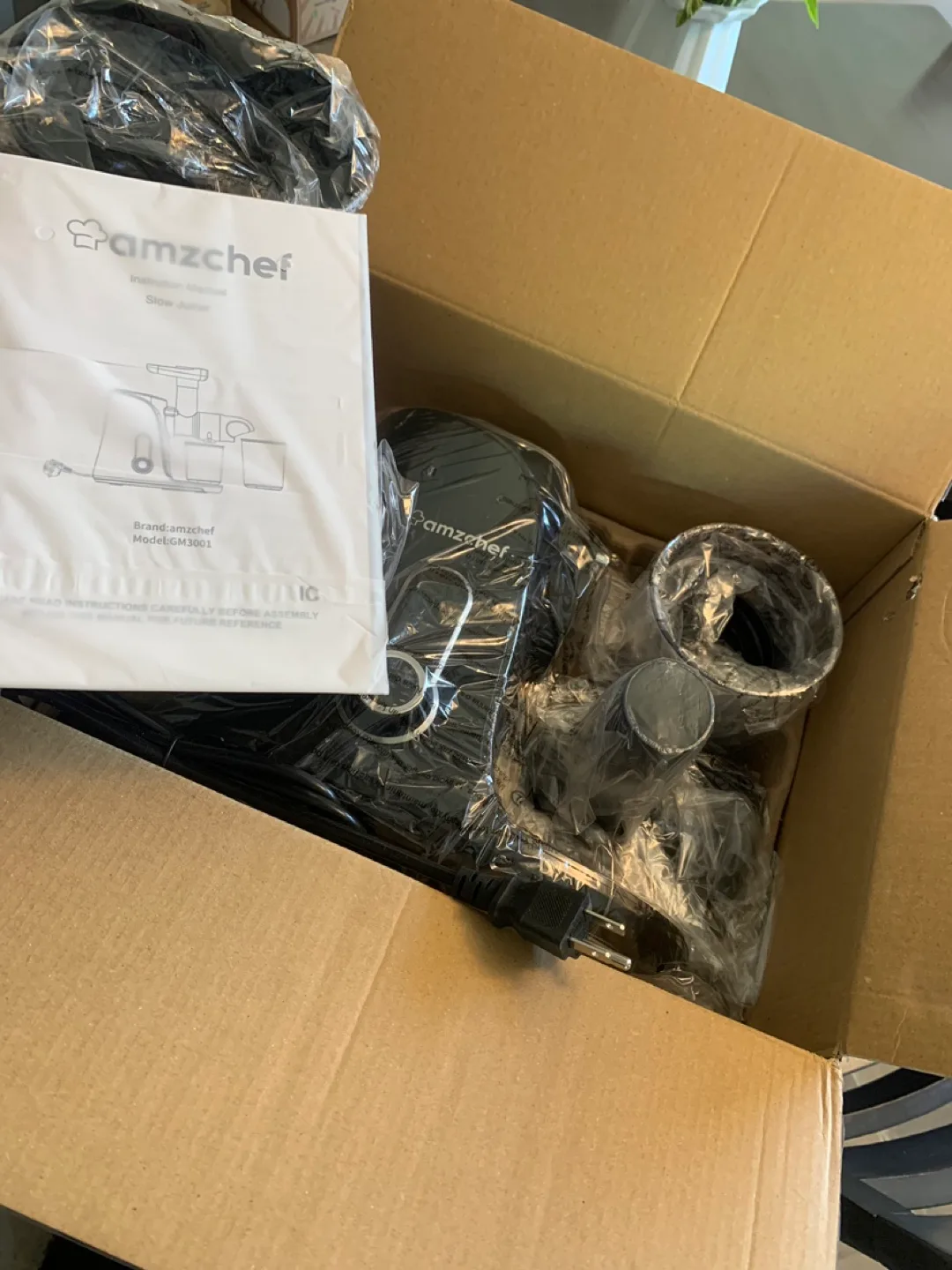 AMZCHEF Cold Press Masticating Juicer - black image indicator(9)