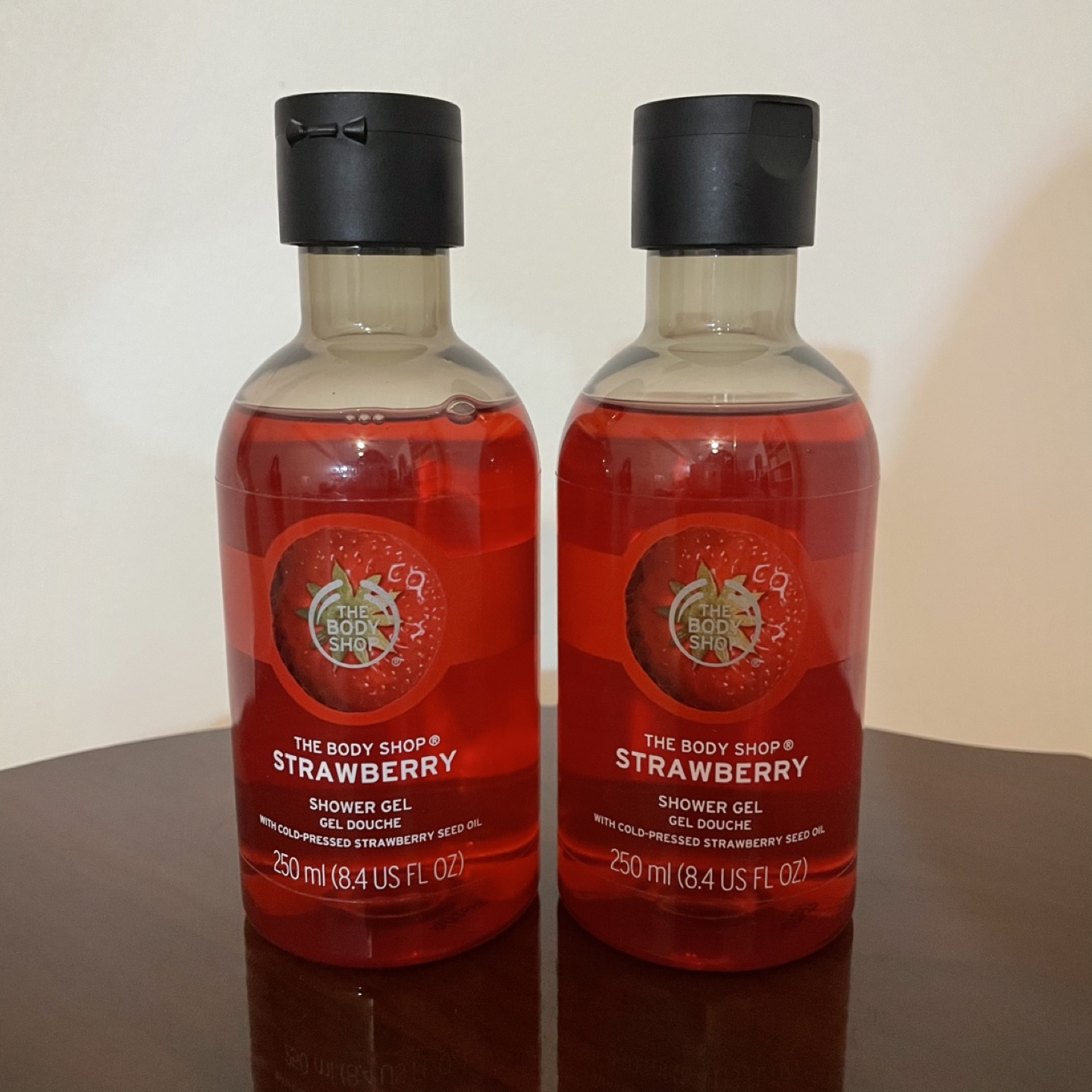 The body shop strawberry shower gel
