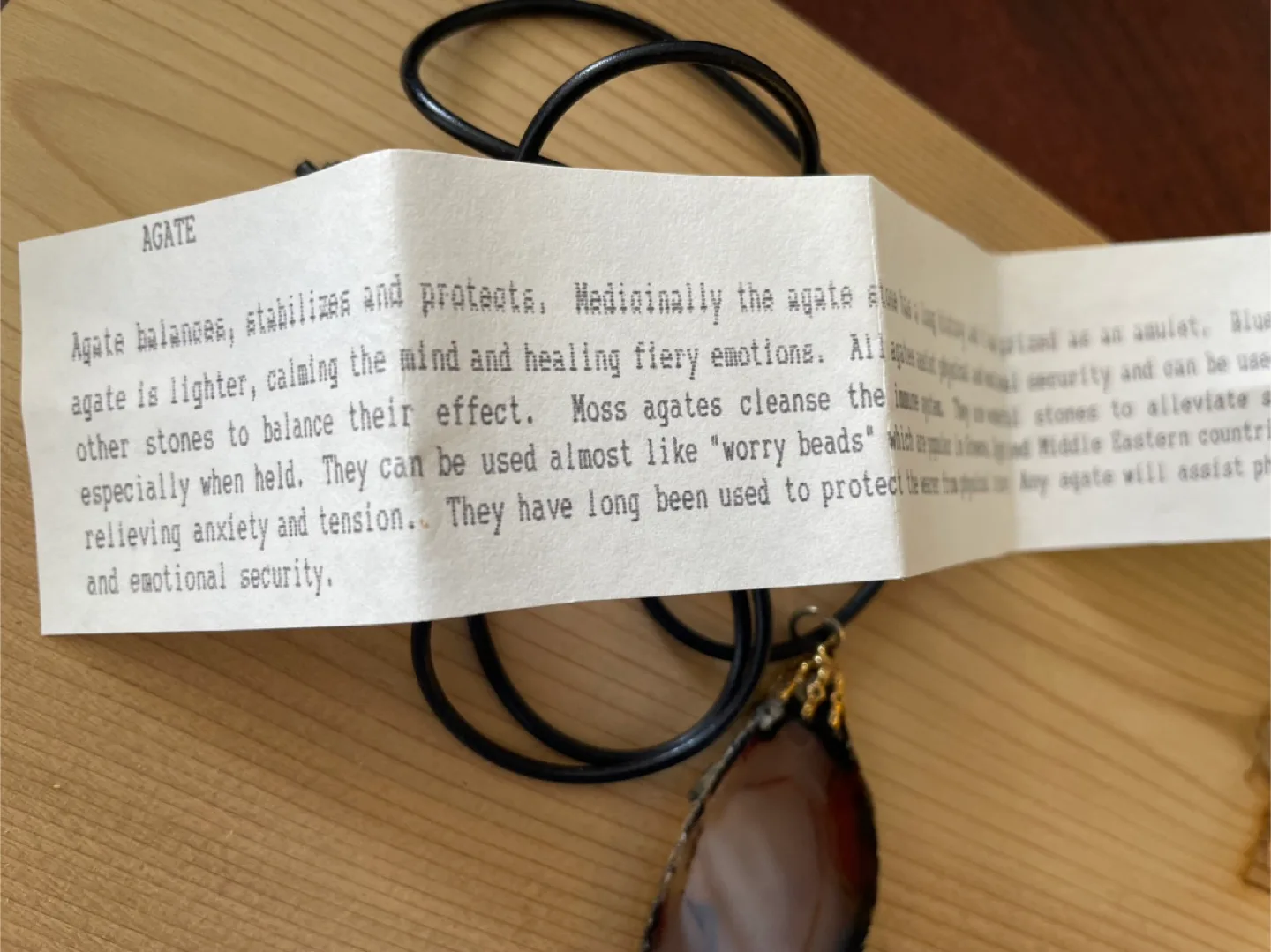 Agate Pendant Necklace with Leather Cord image indicator(3)