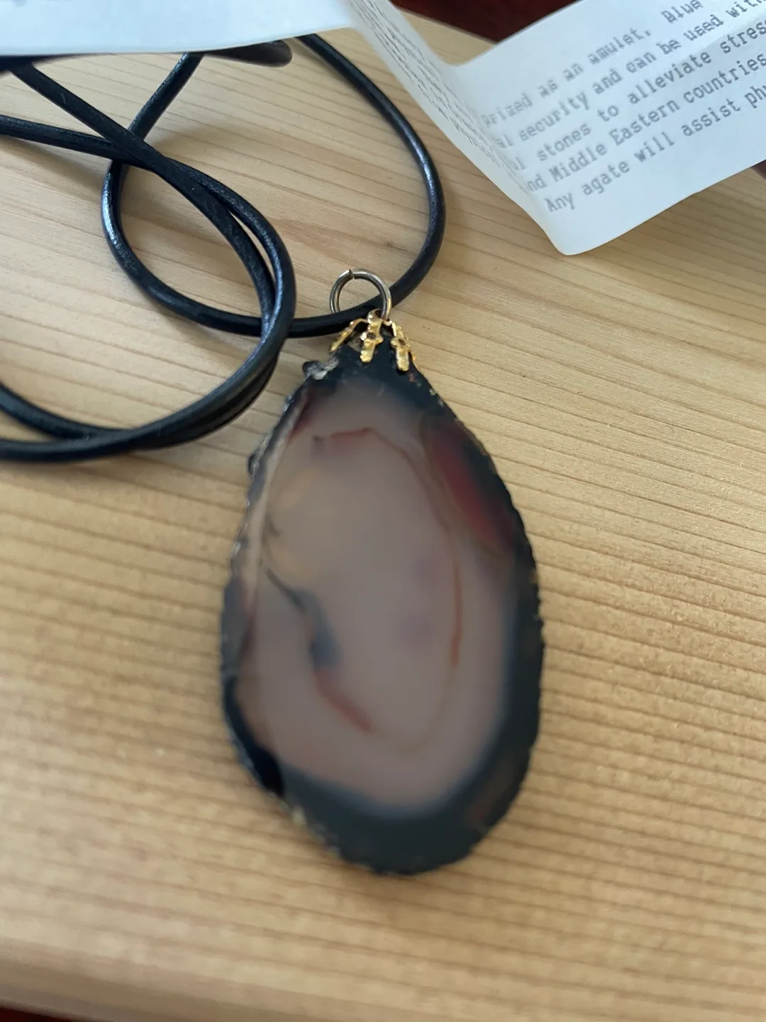 Agate Pendant Necklace with Leather Cord image indicator(2)
