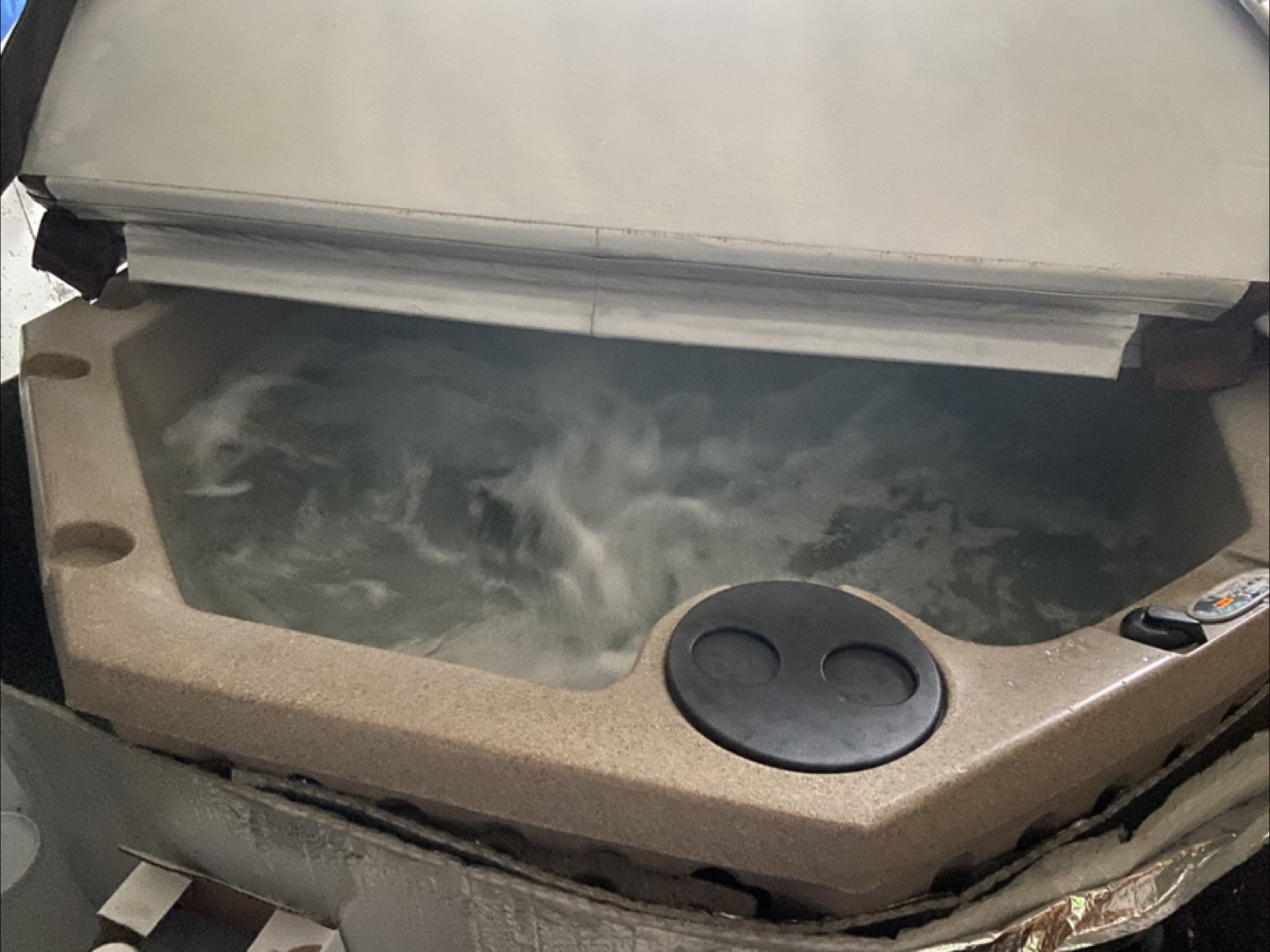 Strong Spas Hot Tub - photo 5