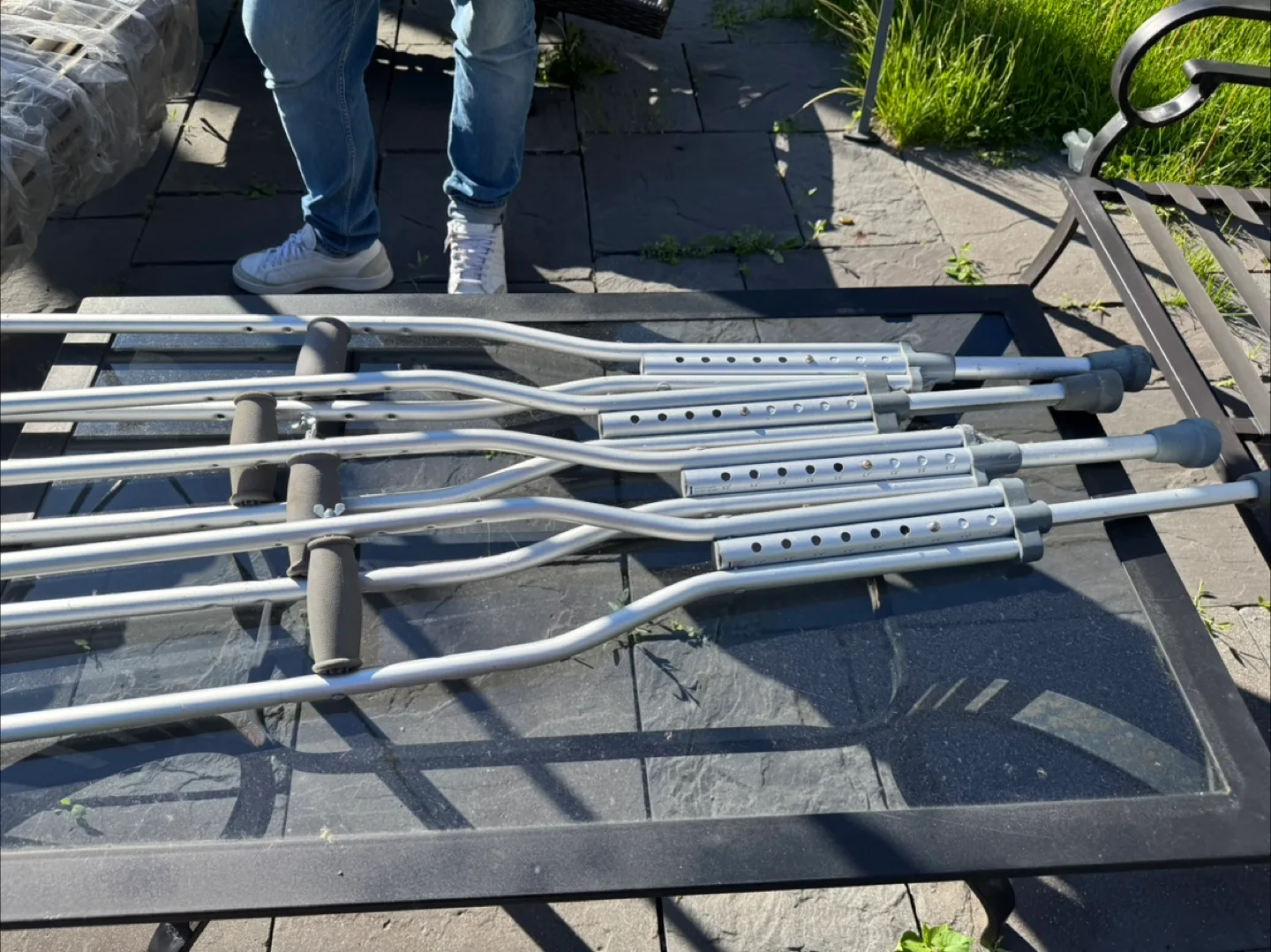 Set of Four Adjustable Crutches image indicator(2)