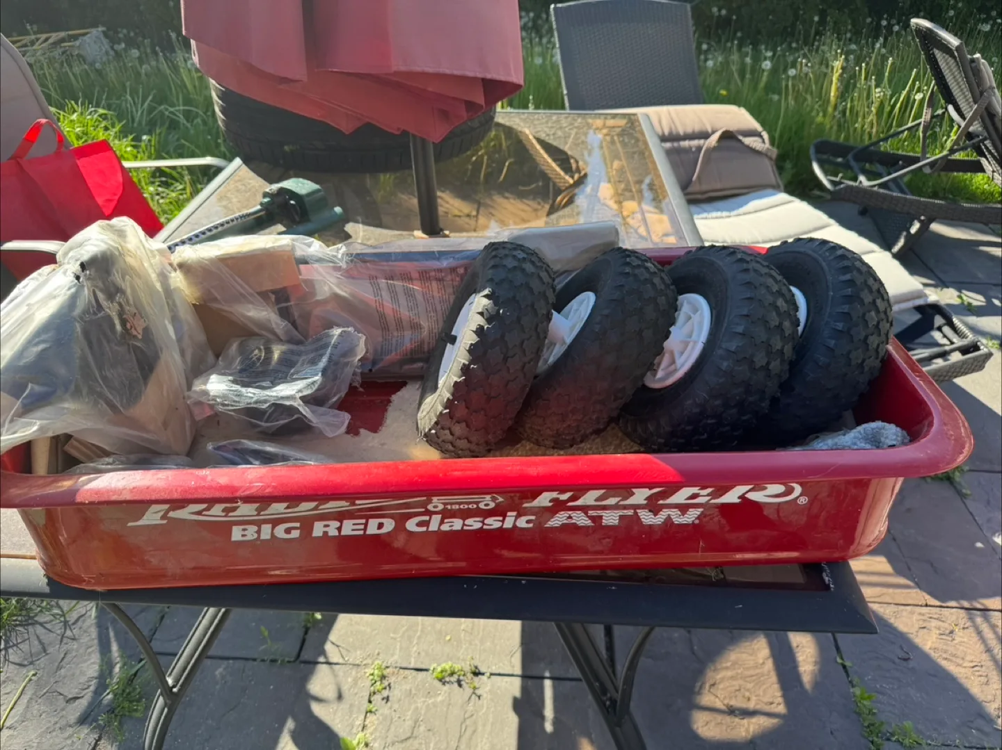 Radio Flyer Big Red Classic ATV Wagon with extra parts image indicator(2)