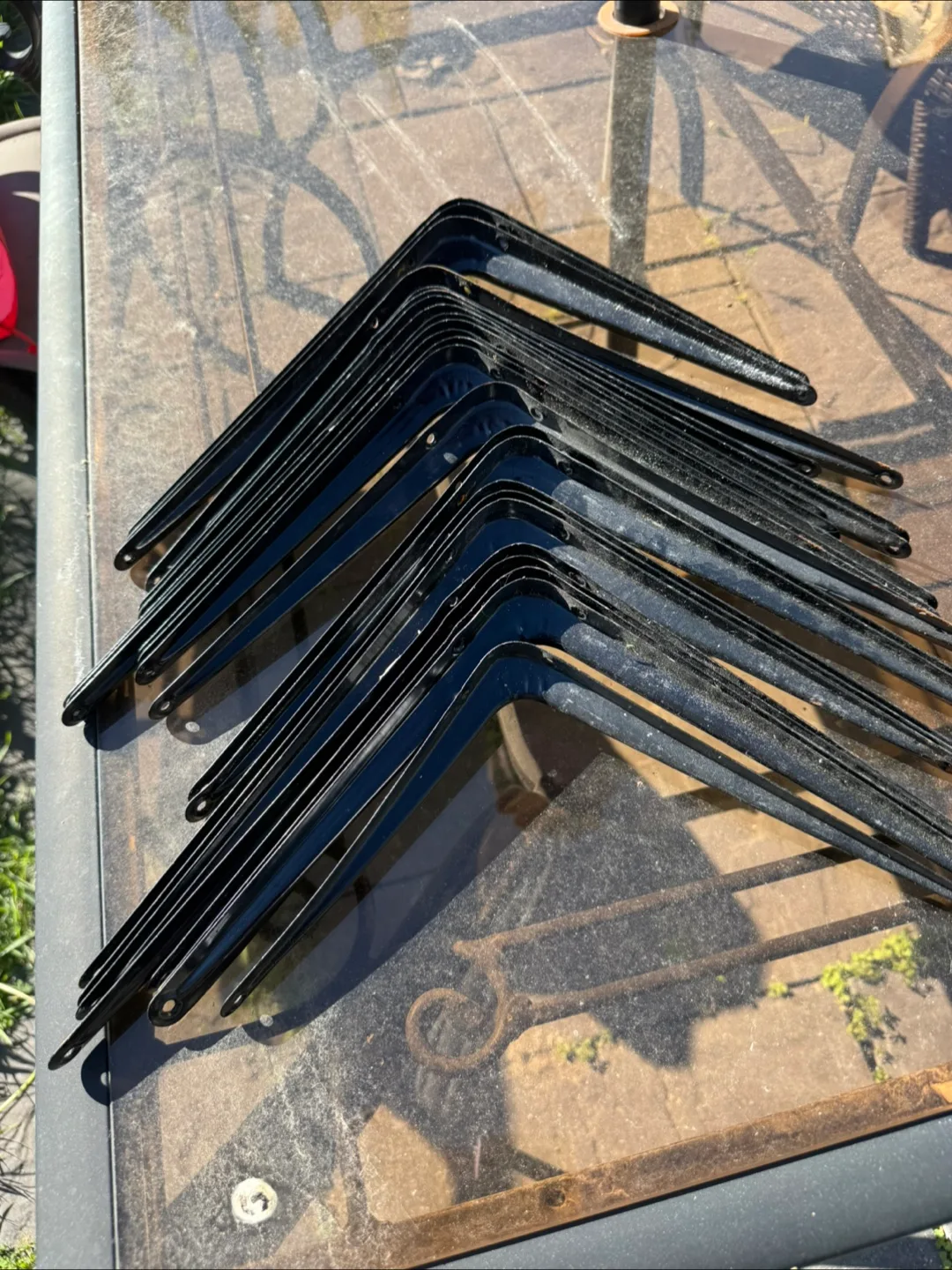 Bulk Lot of Black Metal L-Brackets image indicator(2)