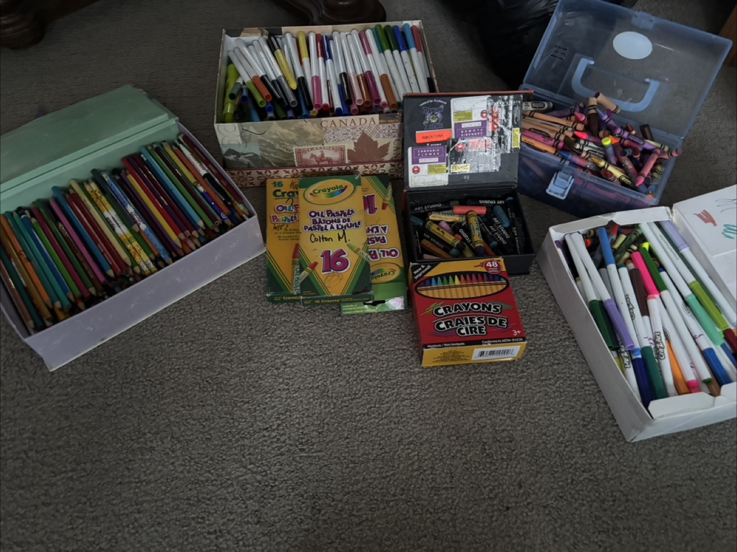 Huge Art Supplies Lot: Crayons, Coloured Pencils, Markers