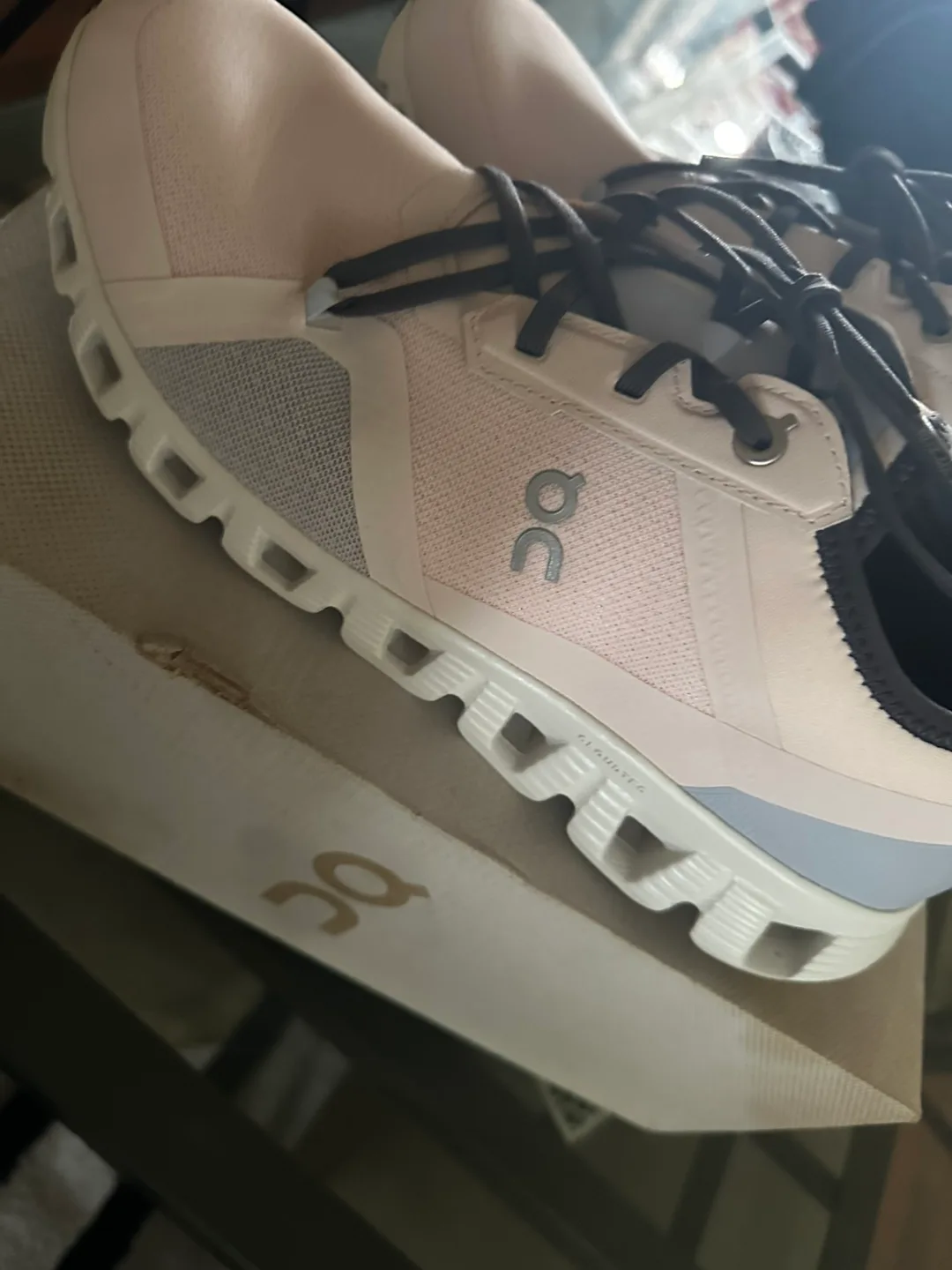 On Cloud Running Shoes - Size US 8 thumbnail