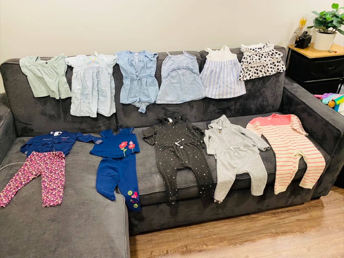 Bundle of 12 Baby Girl Clothes Size 18-24 Months thumbnail