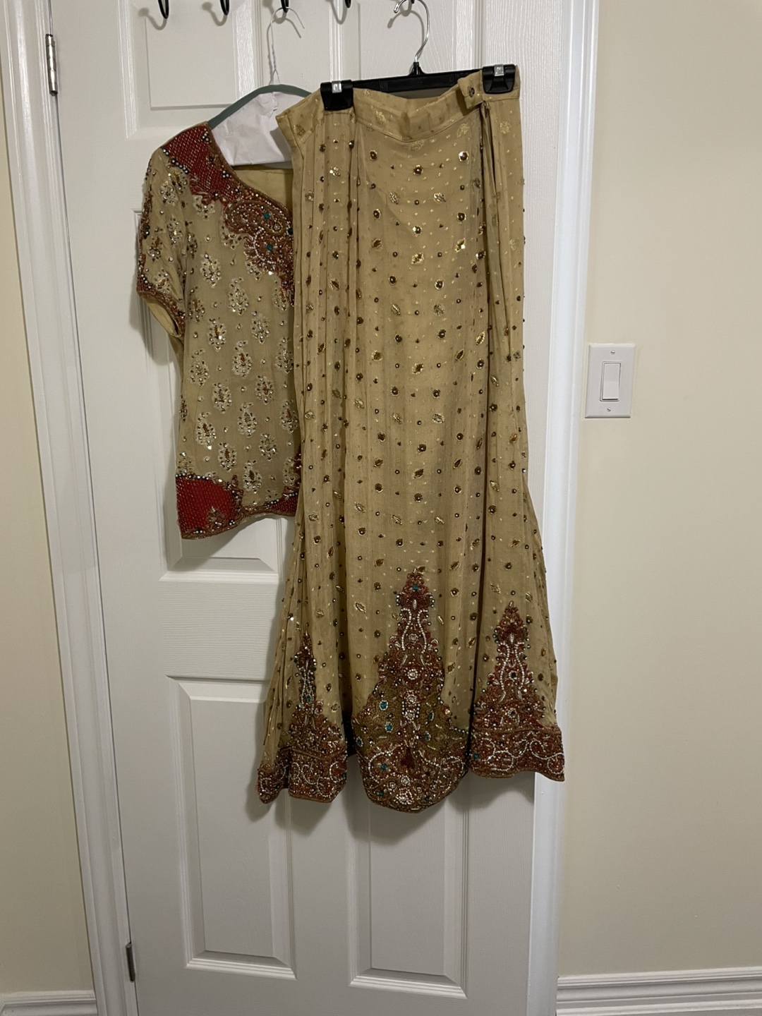 Beige and Red Pakistani Lehnga kurti - photo 2