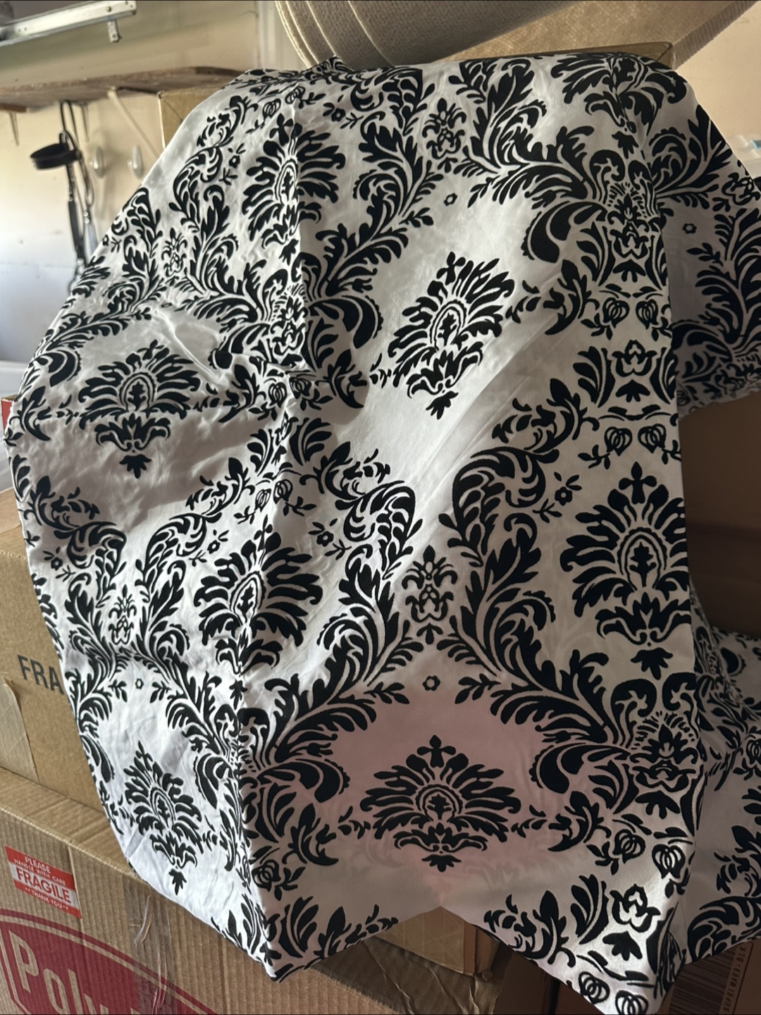 Black and White Damask Tablecloths - Rectangular and Square - photo 4