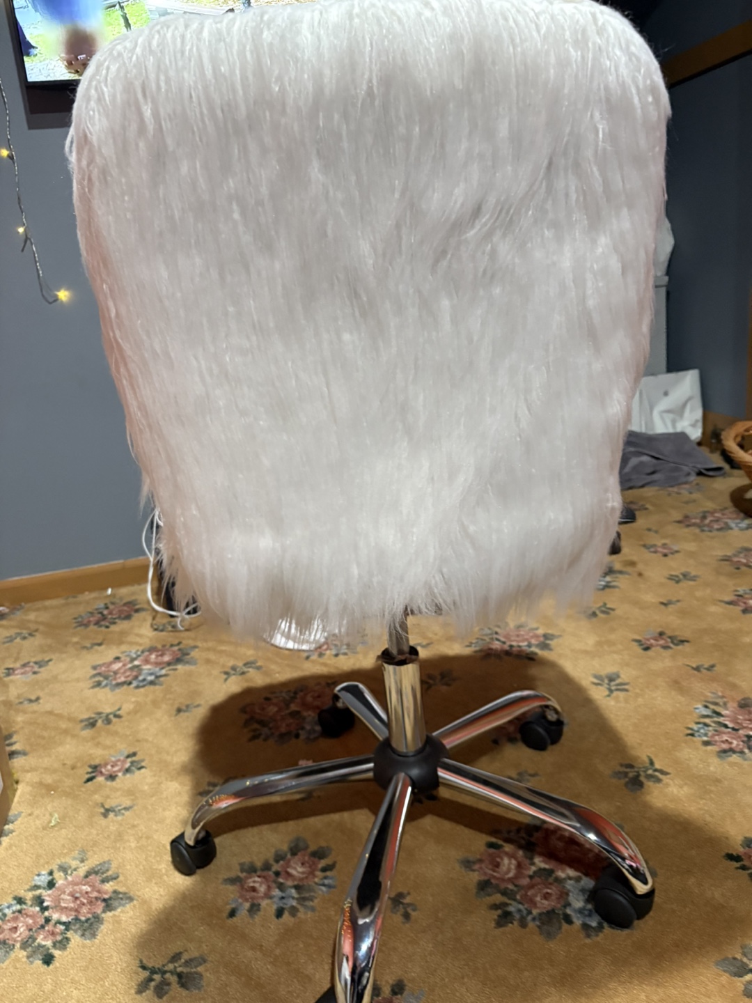White Fur Office Chair - photo 3