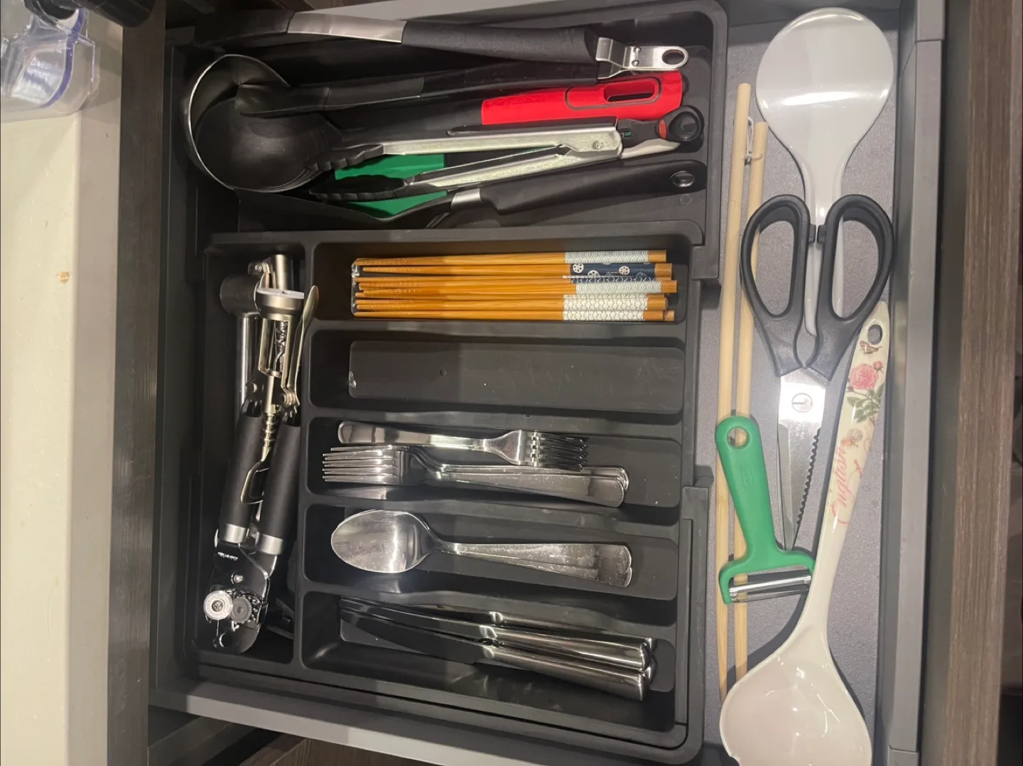 Kitchen Utensil Organizer with Cutlery thumbnail