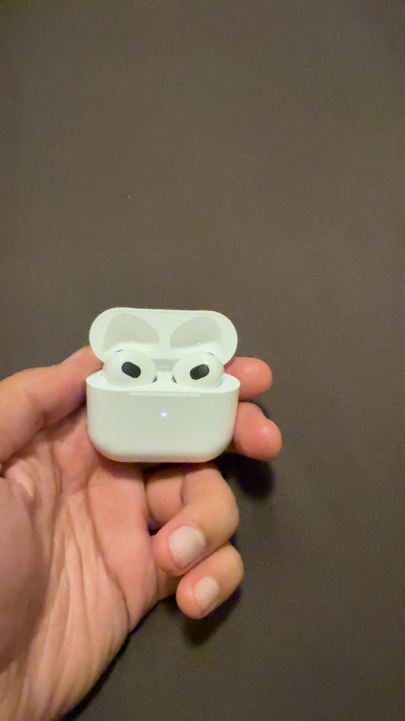 Apple AirPods with Charging Case - photo 2