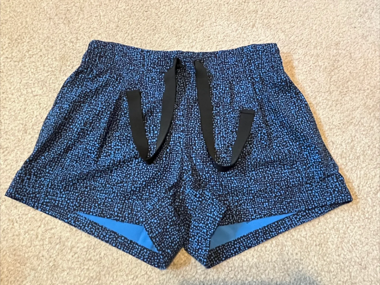 Lululemon Shorts Size 4 thumbnail