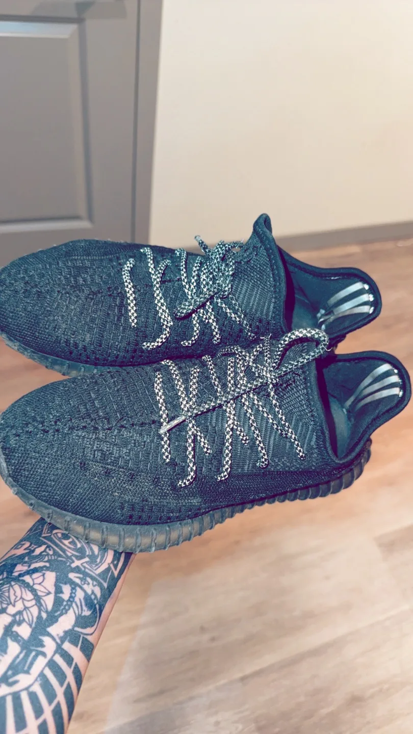 Adidas Yeezy Boost 350 V2 Black Non-Reflective thumbnail