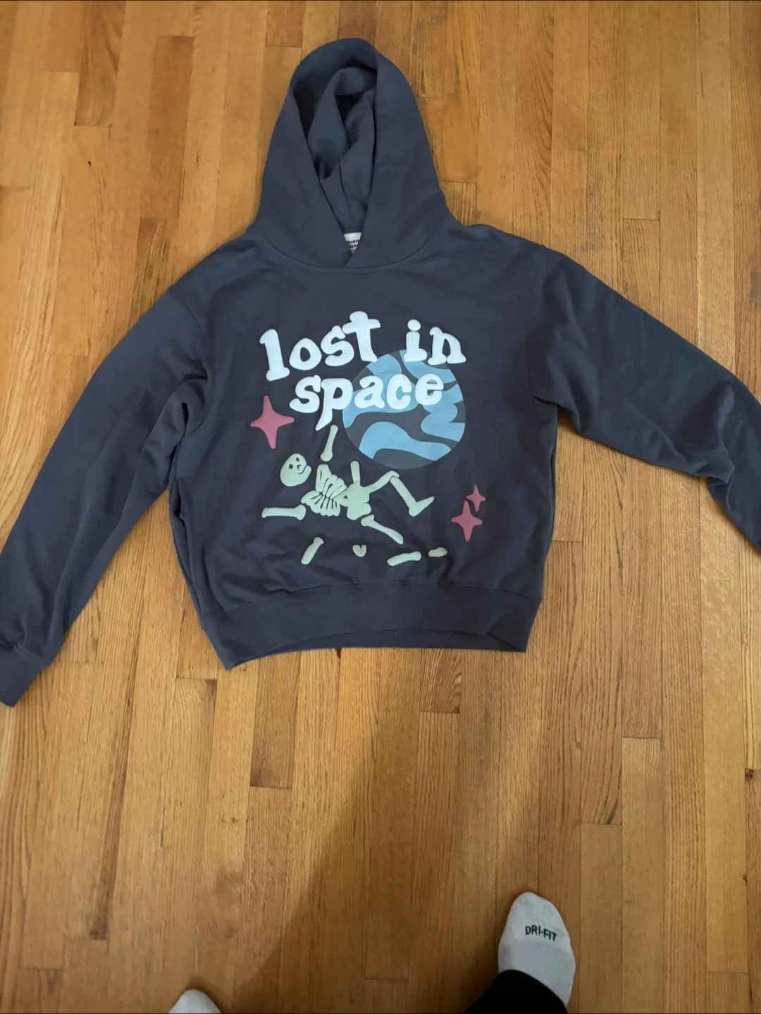 Broken Planet hoodie image indicator(4)