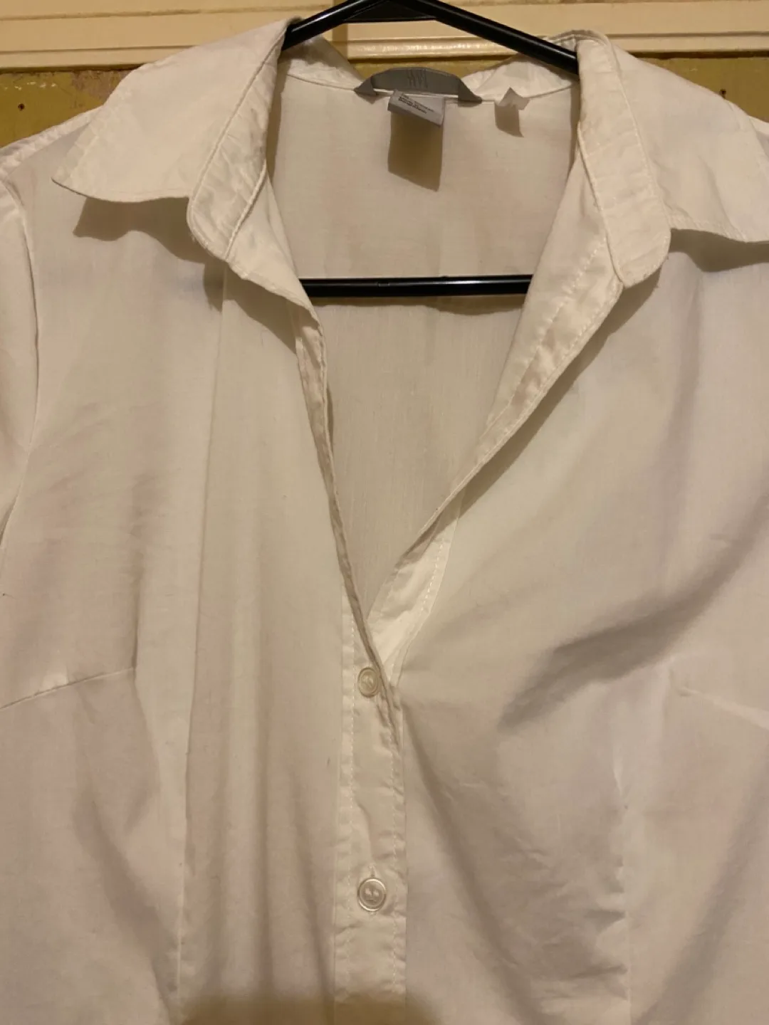Women’s white shirt sz6 image indicator(2)