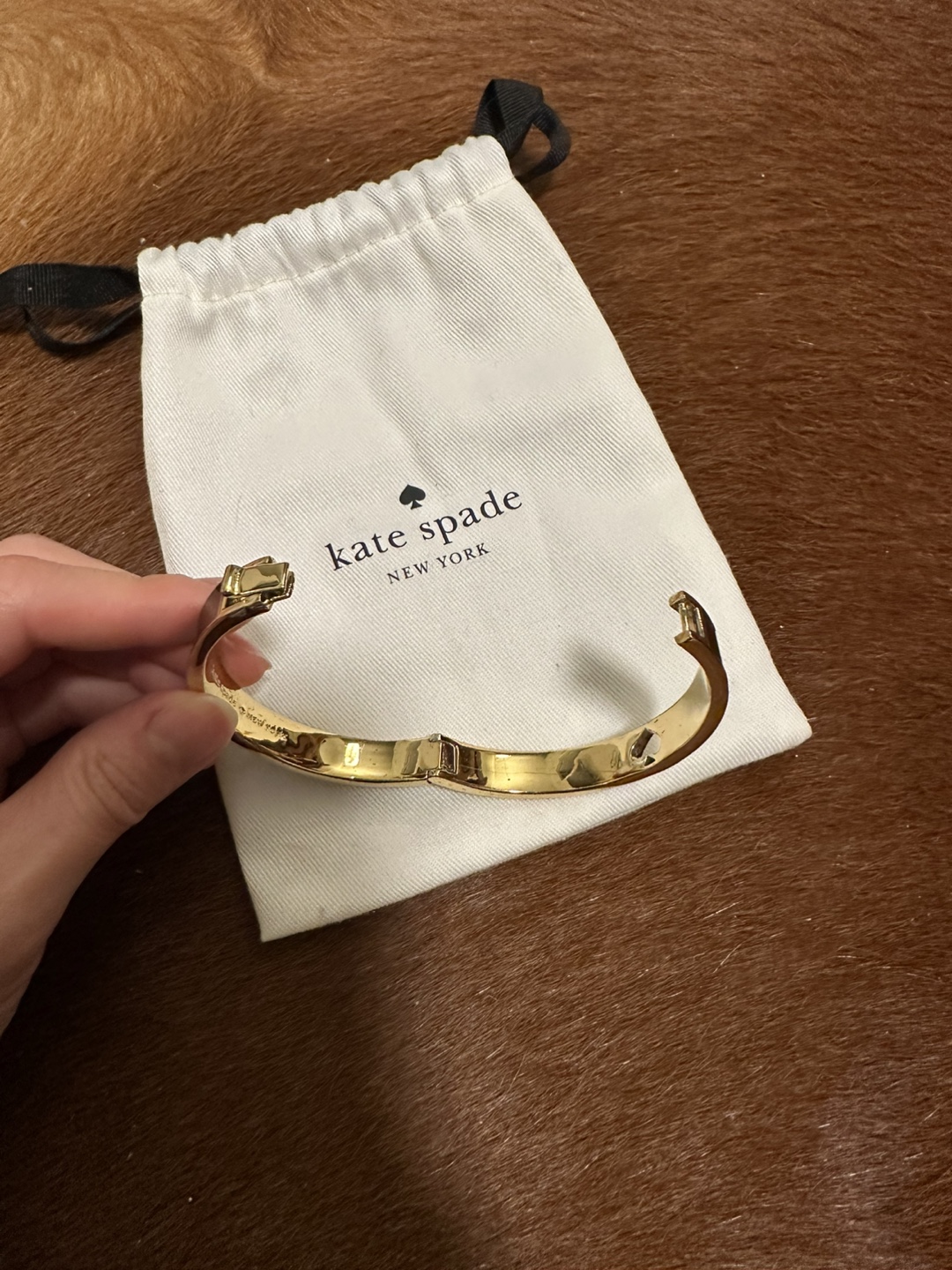 Kate Spade New York Black and Gold Hinged Bangle Bracelet - photo 5