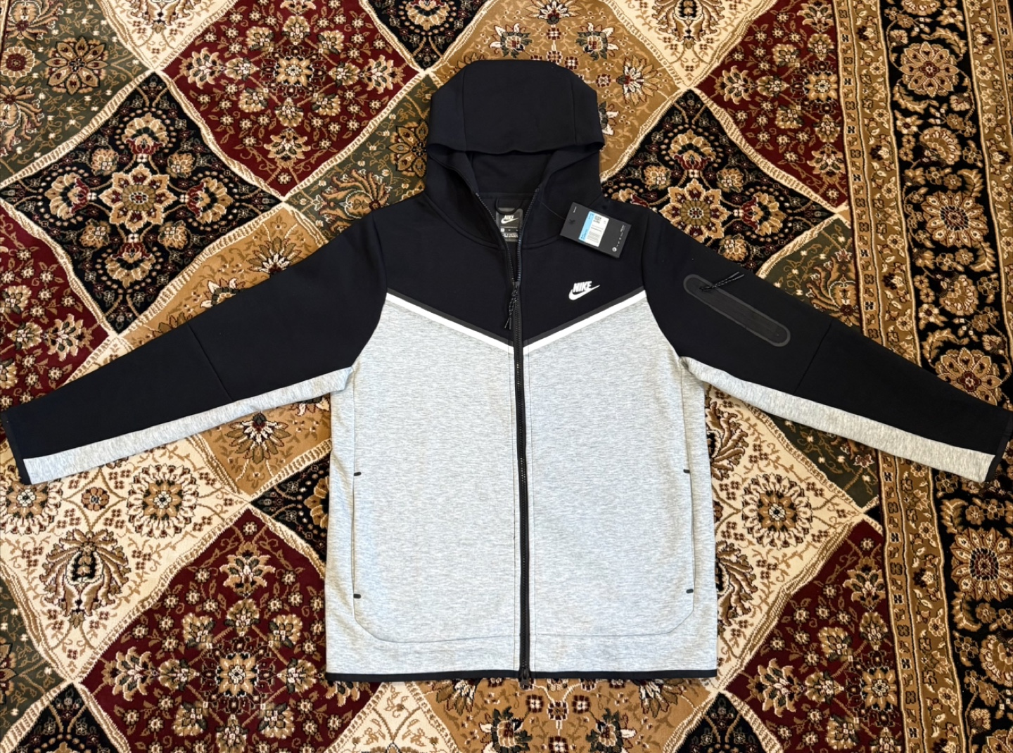 Brand New Nike Tech fleece Tracksuit Black/Grey/White - photo 4