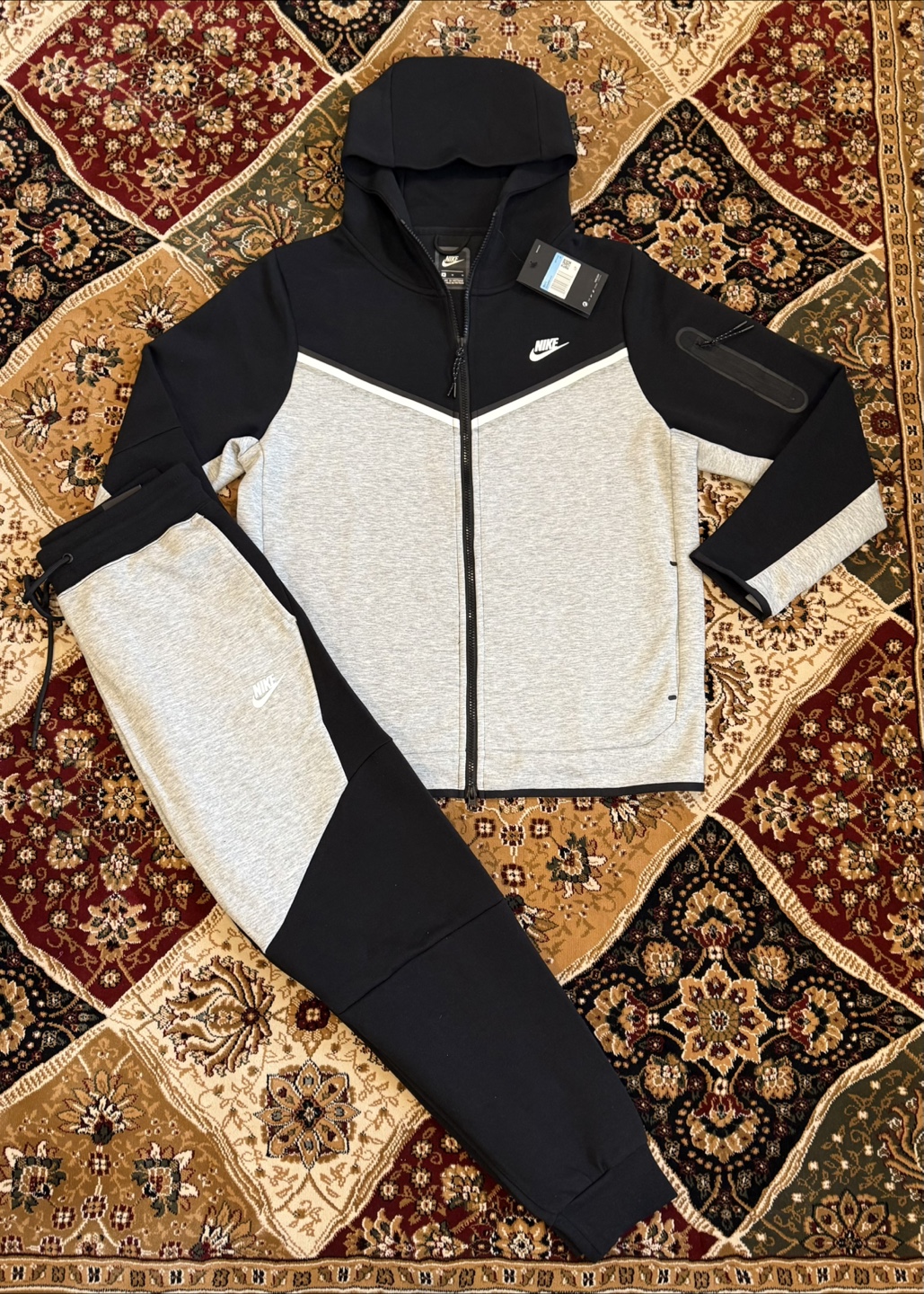 Brand New Nike Tech fleece Tracksuit Black/Grey/White - photo 3