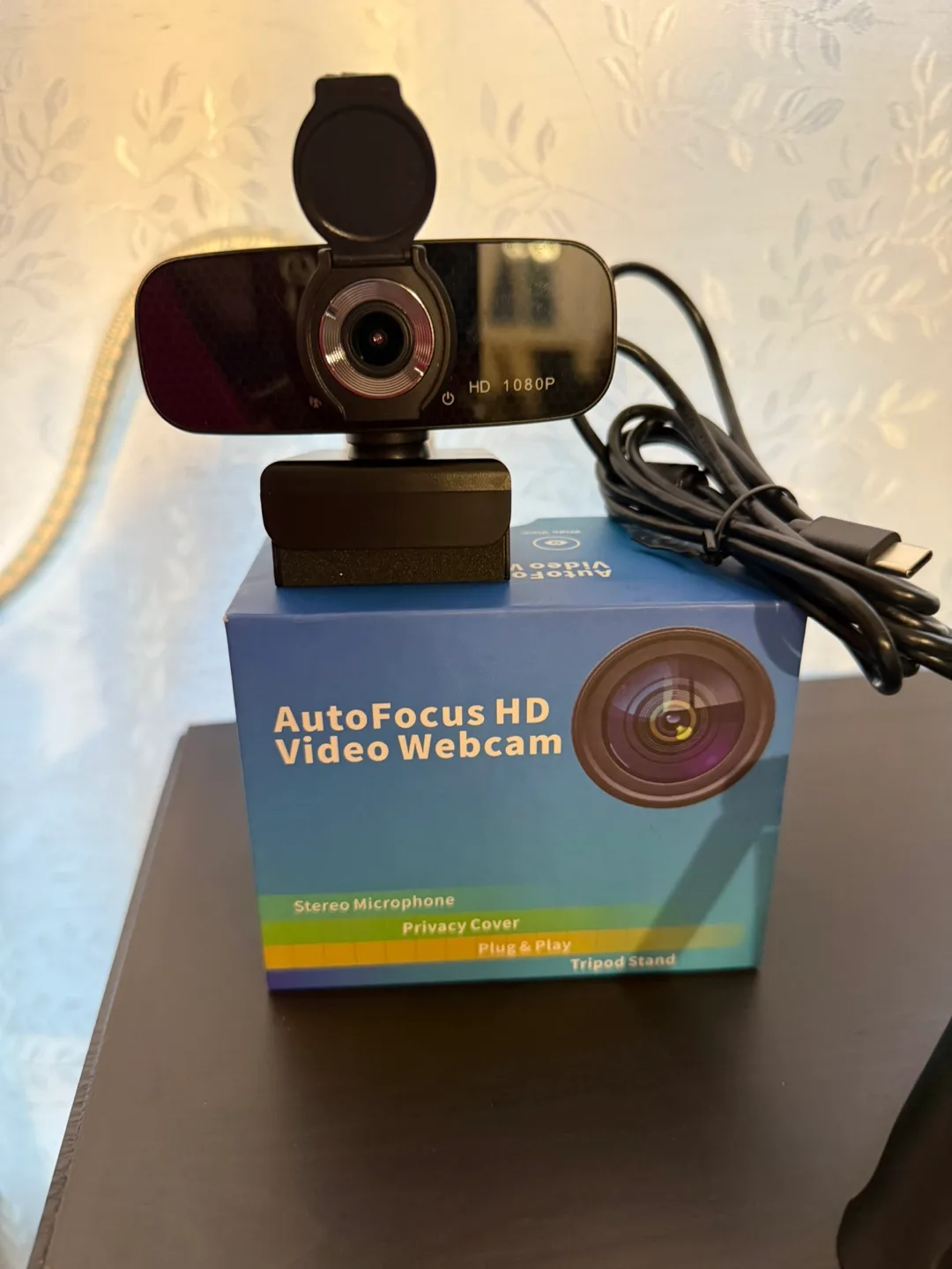 AutoFocus HD Webcam with Tripod thumbnail