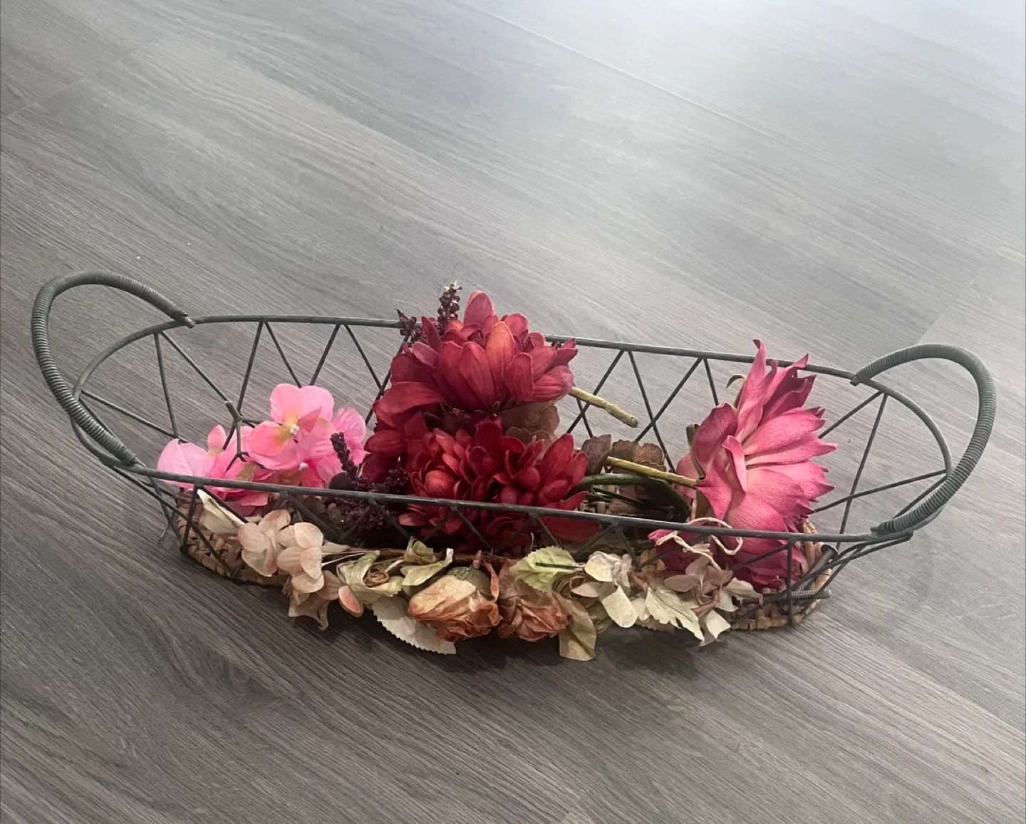 Moving sale - Wire Basket with Flowers, Planter and Figurine image indicator(2)