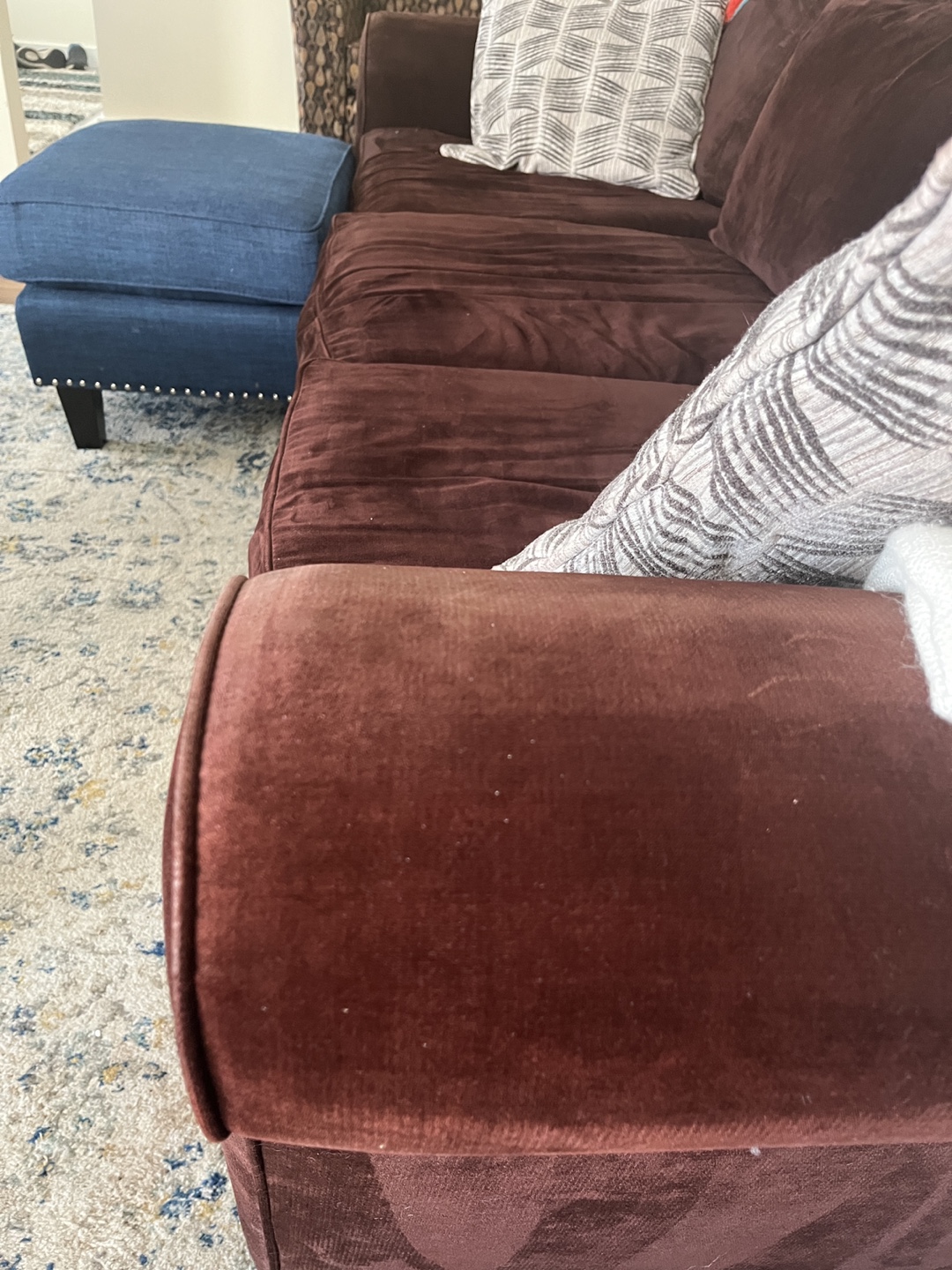 Dark Brown untrasuede Sofa